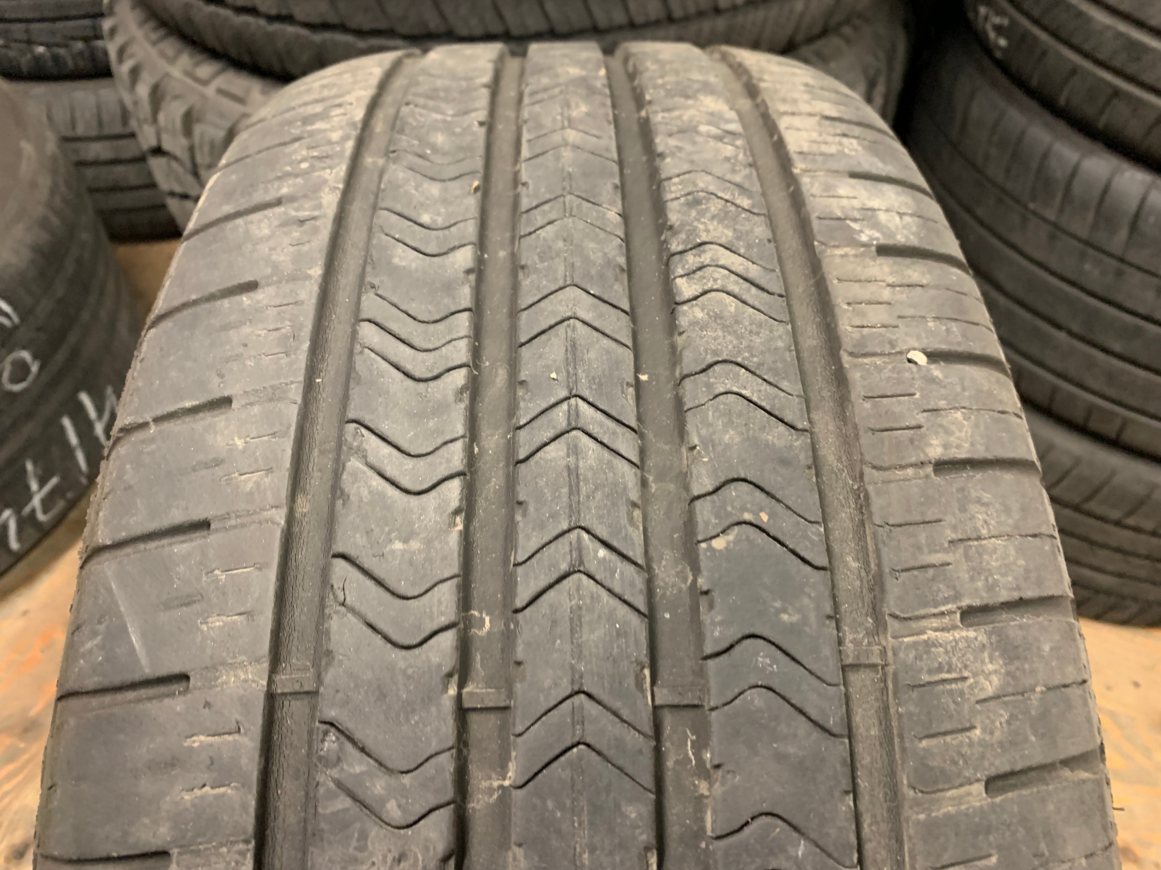 1 X single 255/45/20 Goodyear eagle Sport MOE RFT with 75% tread - photo 3