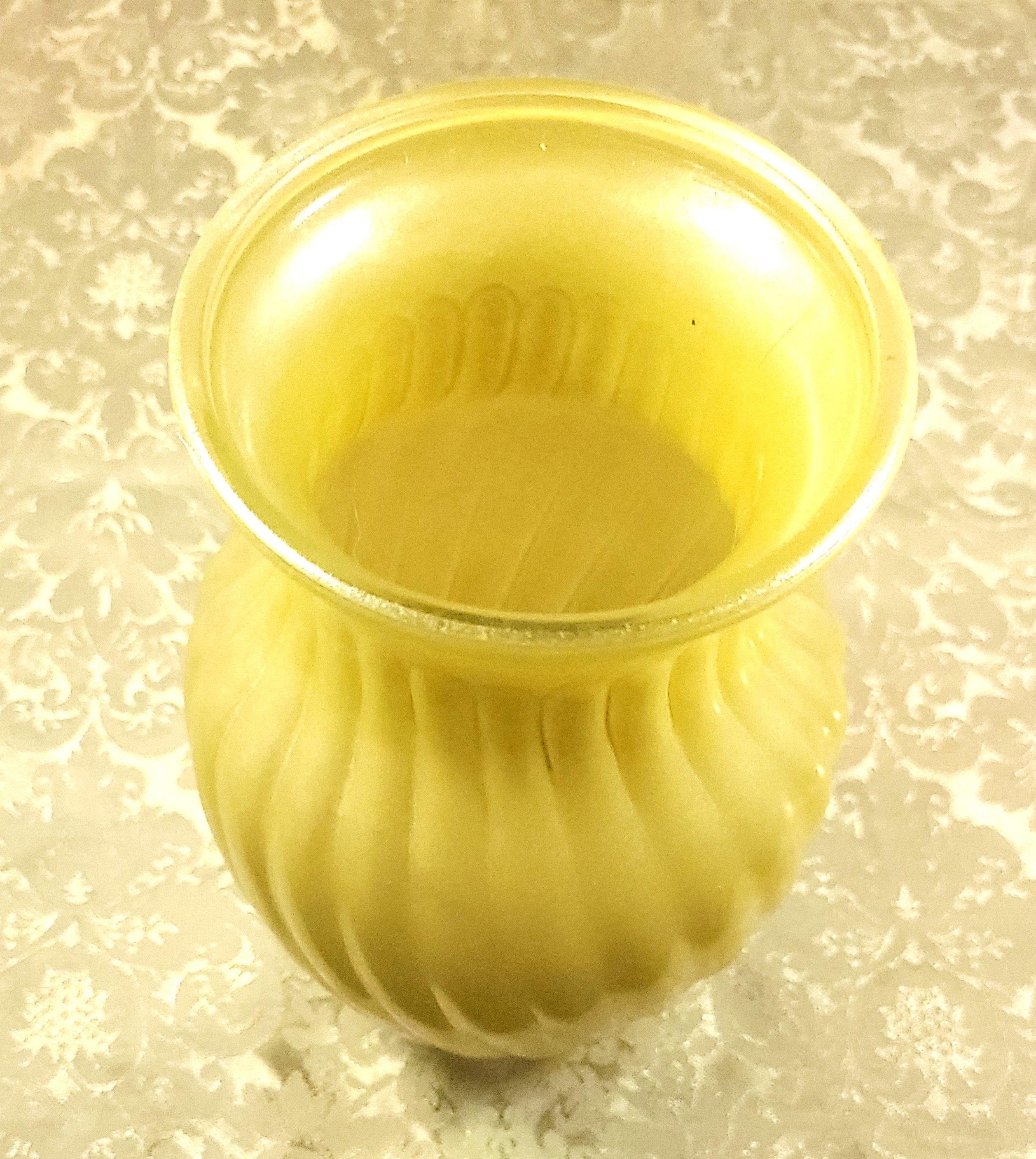 Satin Cased Glass Swirl Vase  8" Ribbed Optic Circa 60s - photo 2