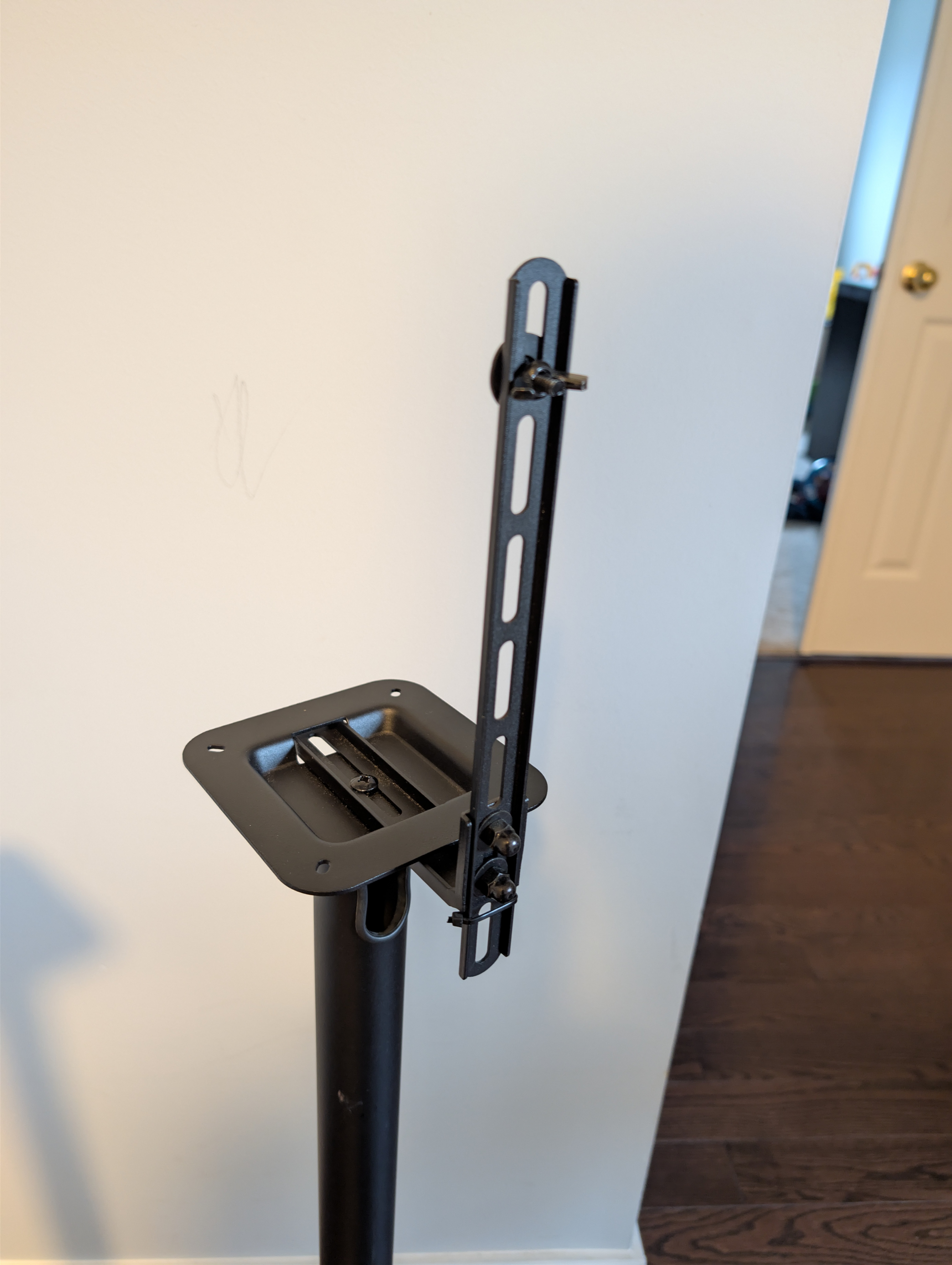 Universal Speaker Stands – 33′′ Tall, Like New, Cable Management - photo 2