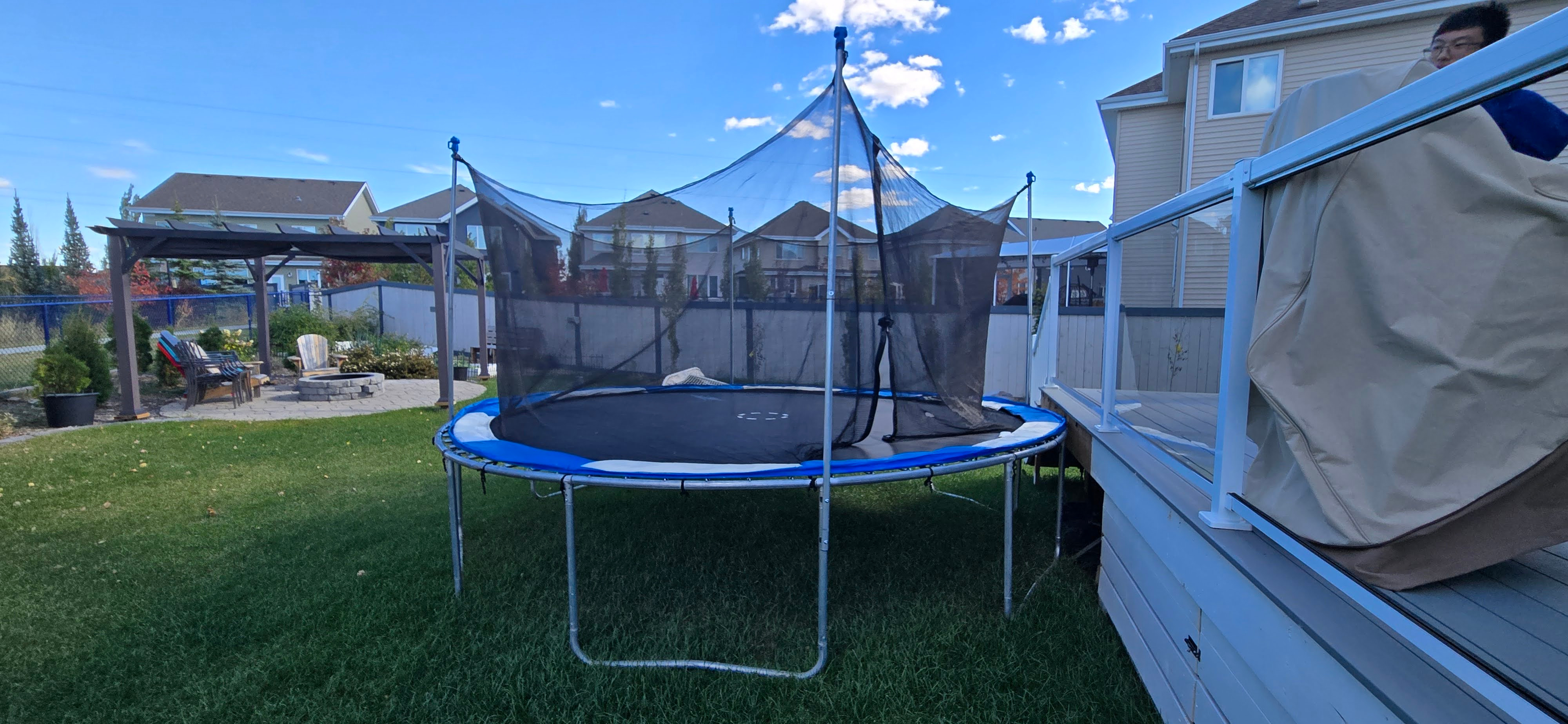 Trampoline – 14’ diameter with enclosure - photo 2