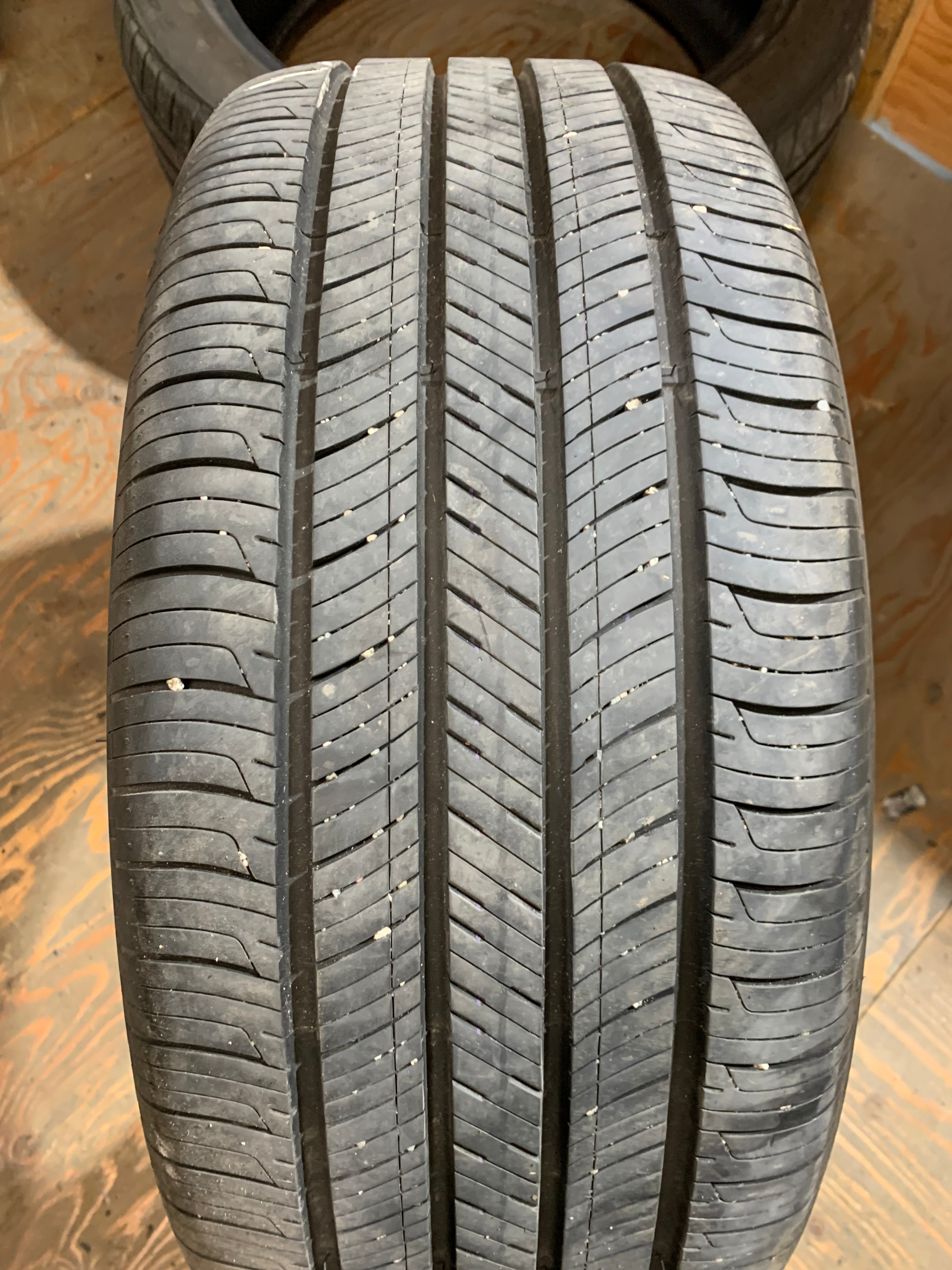 1 x single 225/45/17 91W M+S Hankook Kinergy GT with 85% tread