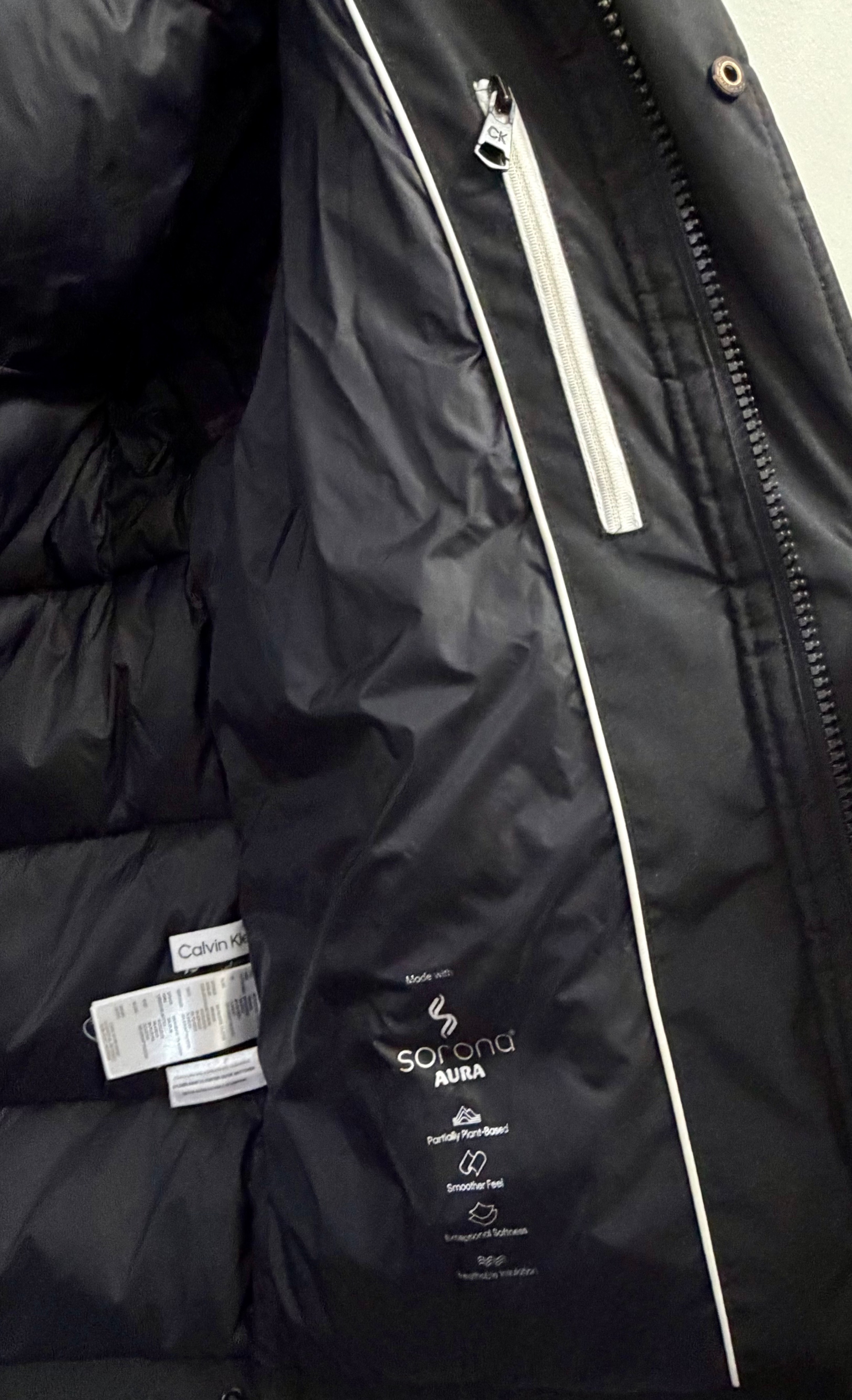 Calvin Klein Black Puffer Jacket (Like New) - photo 4