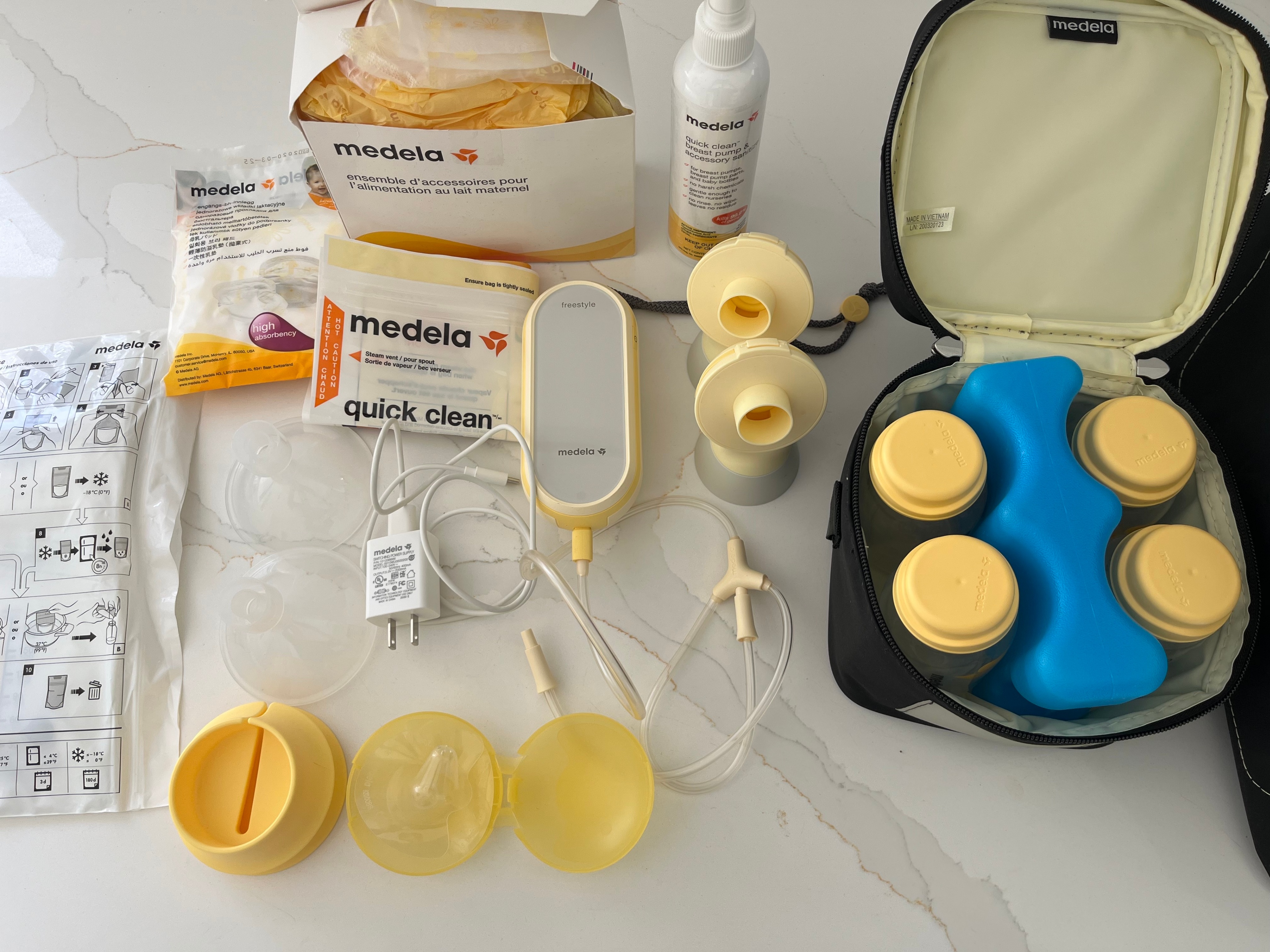 Medela Freestyle Flex Double Breast Pump + Extras
