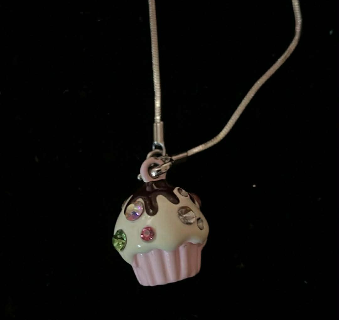 Cupcake Necklace - 14 Inches - photo 2