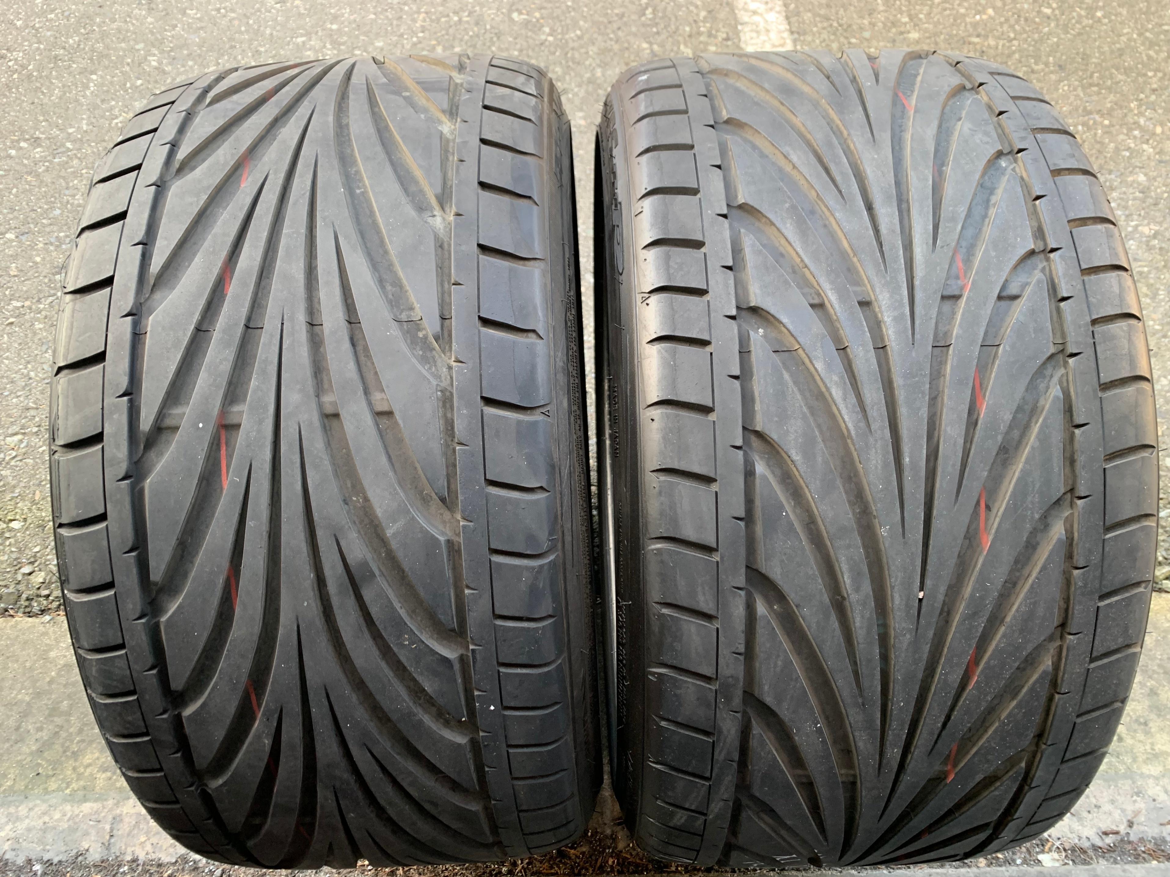 PAIR of 285/30/19 98Y Toyo Proxes T1R with over 85% tread