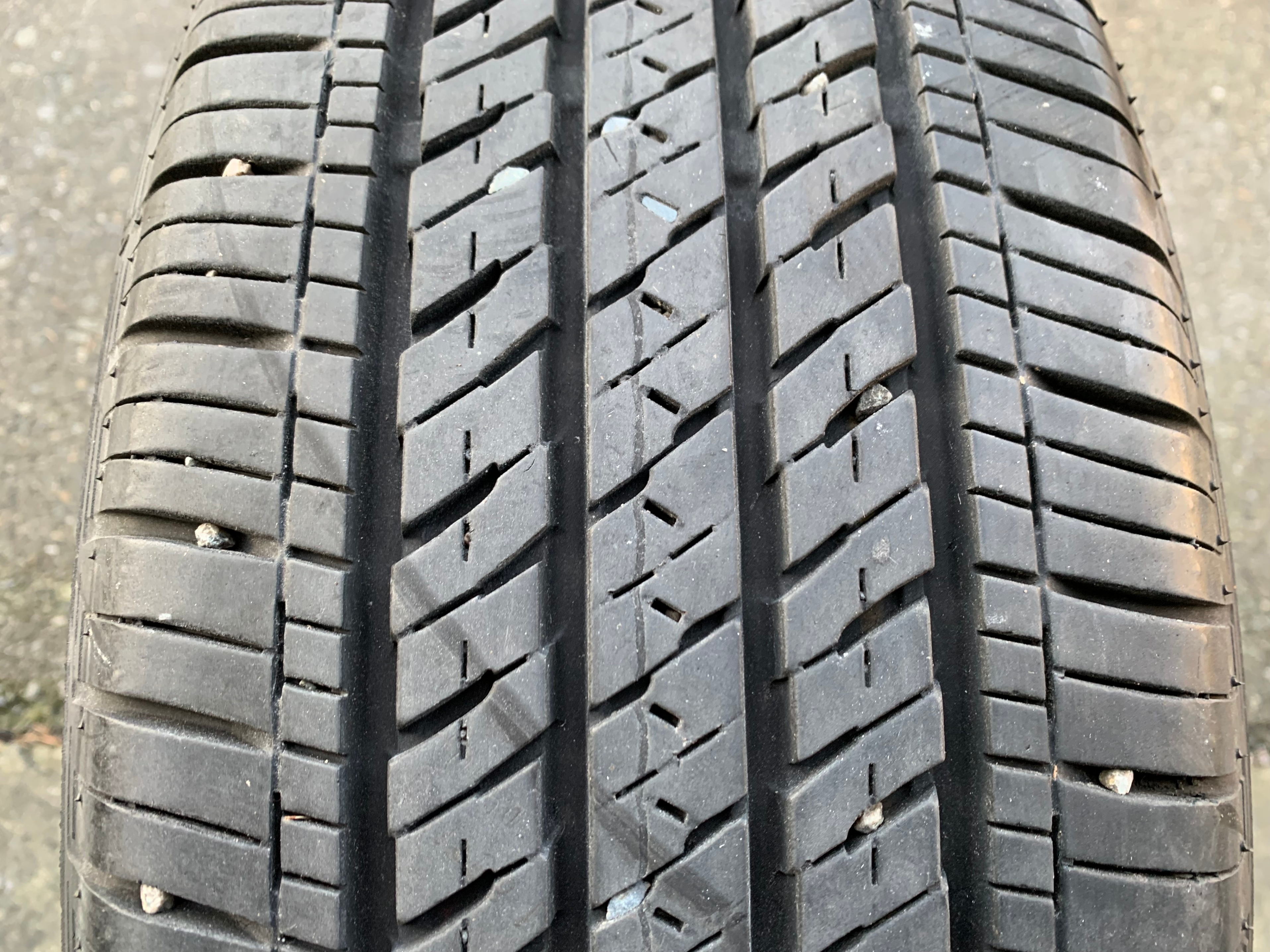 1 X single 225/65/17 Bridgestone Ecopia H/L422 Plus with 80% - photo 2