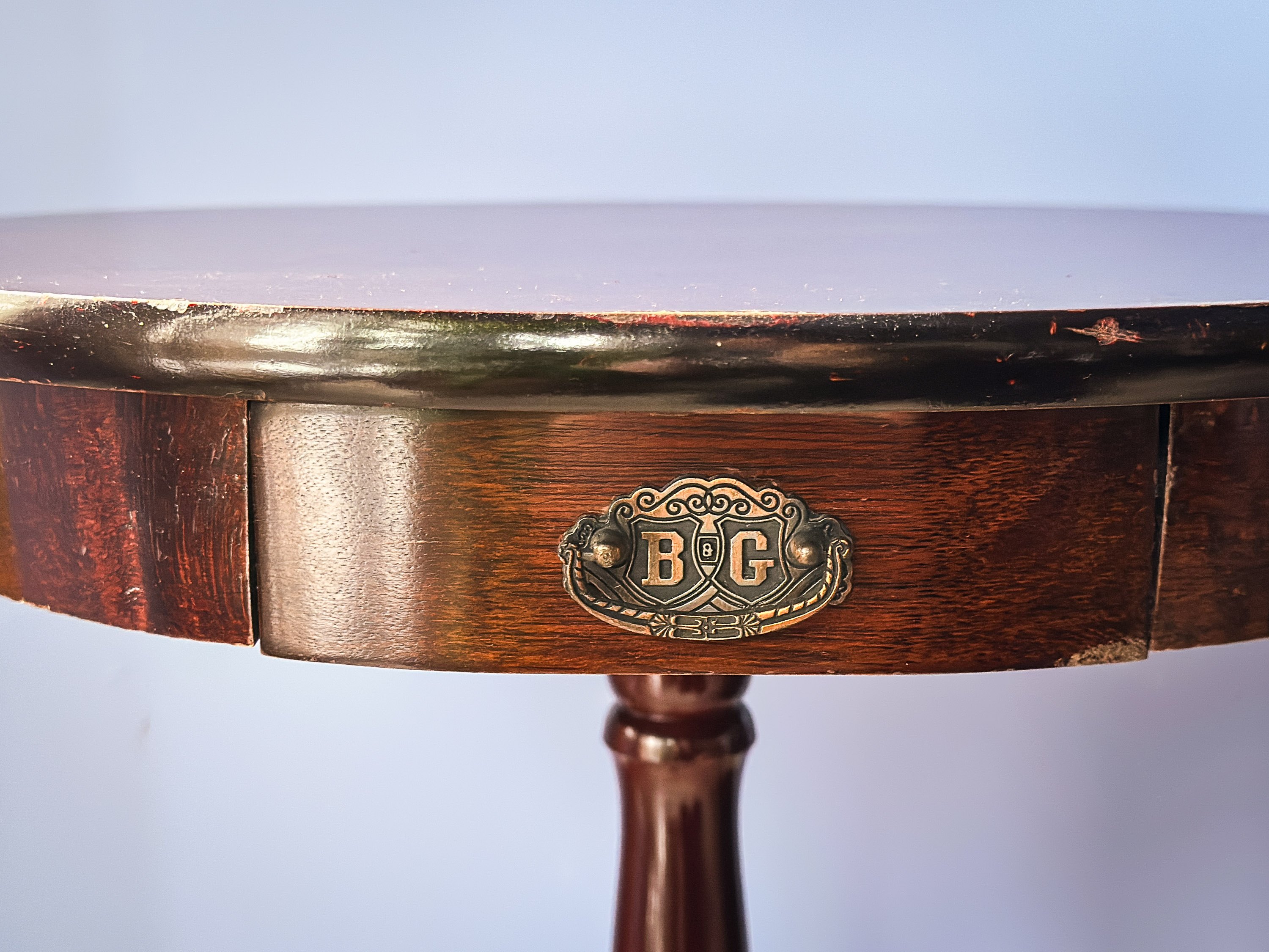 Vintage Mahogany Side Table - Round - photo 3