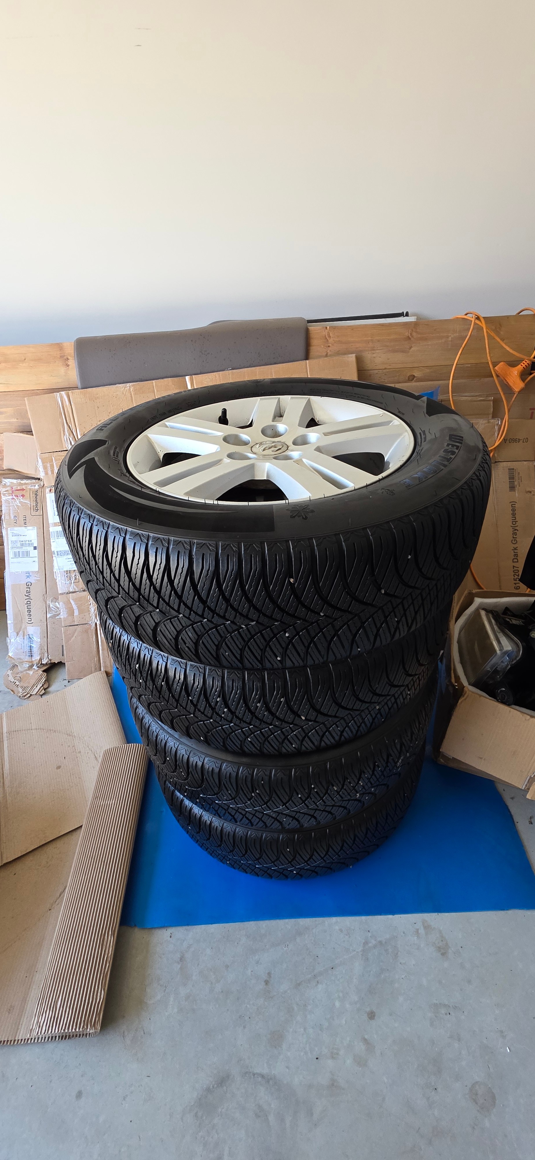 Tires 235/60R17 M+S