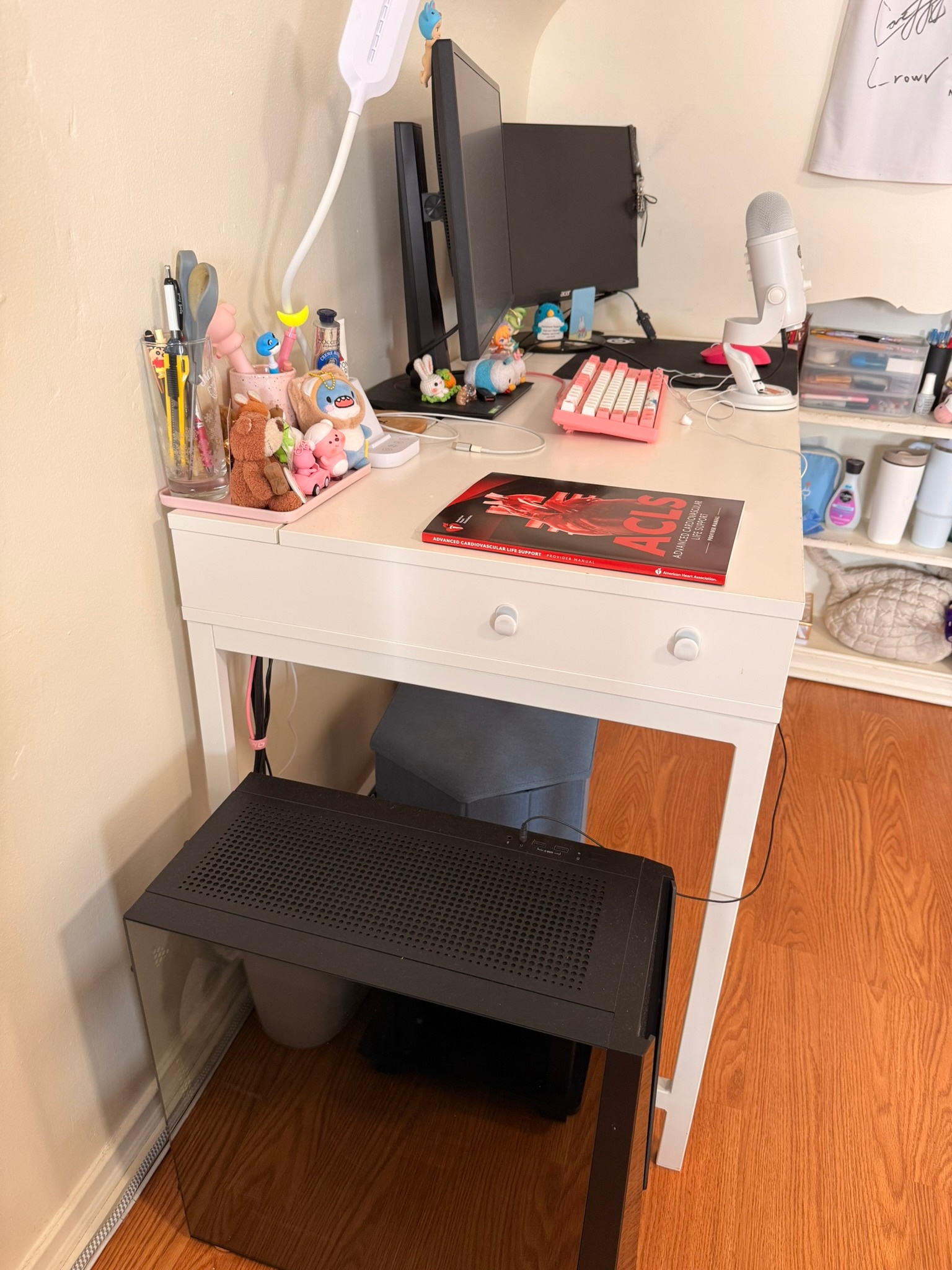 White Two-Drawer Desk - photo 3