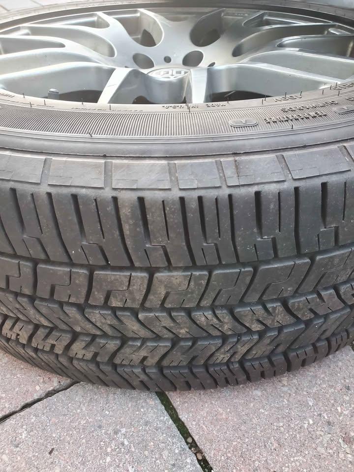 Aftermarket rims and tires 245/55r/18 lots of tread - photo 5