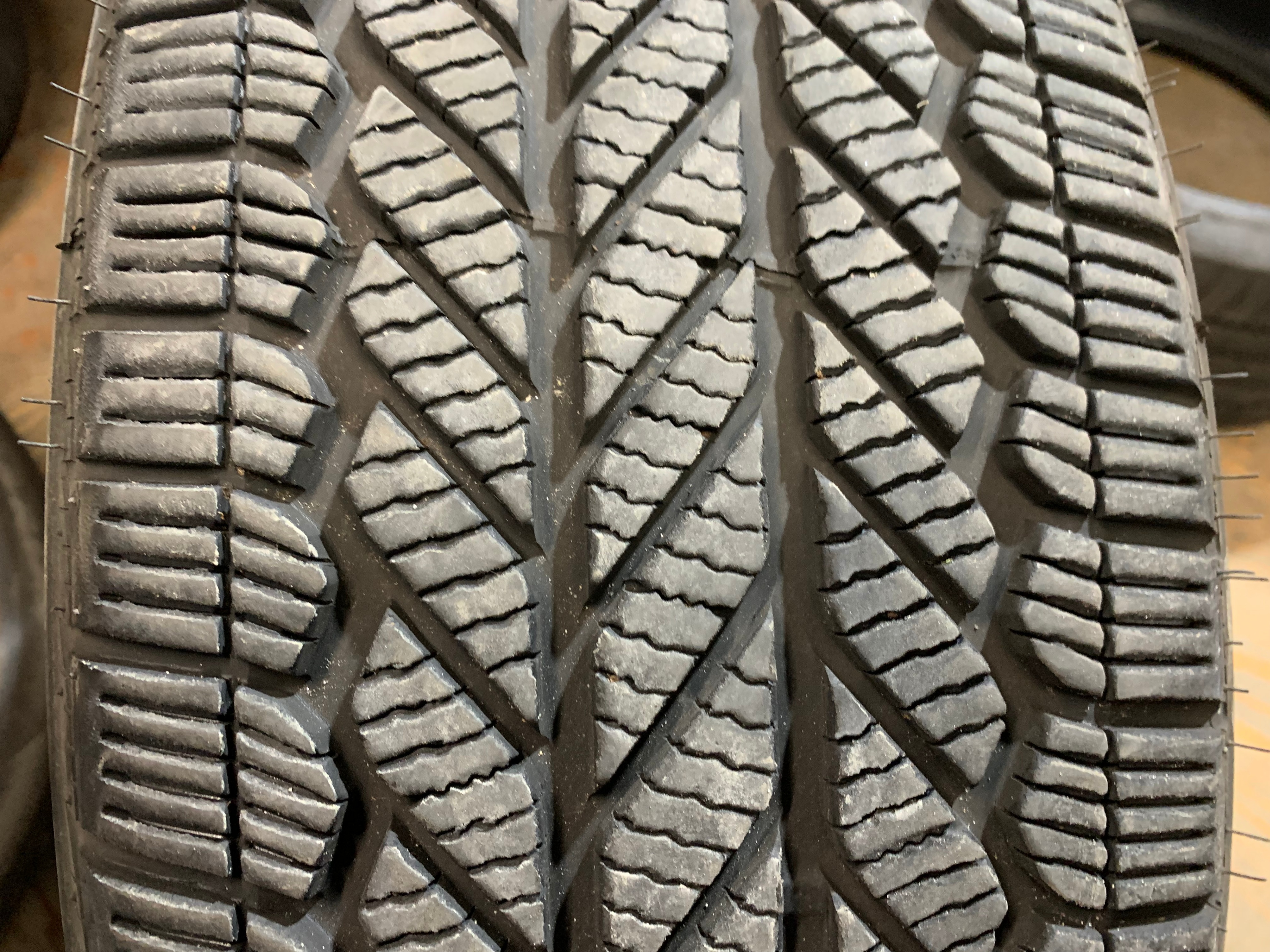 1 X single 225/55/19 00V M+S Bridgestone Weatherpeak with 80% - photo 2