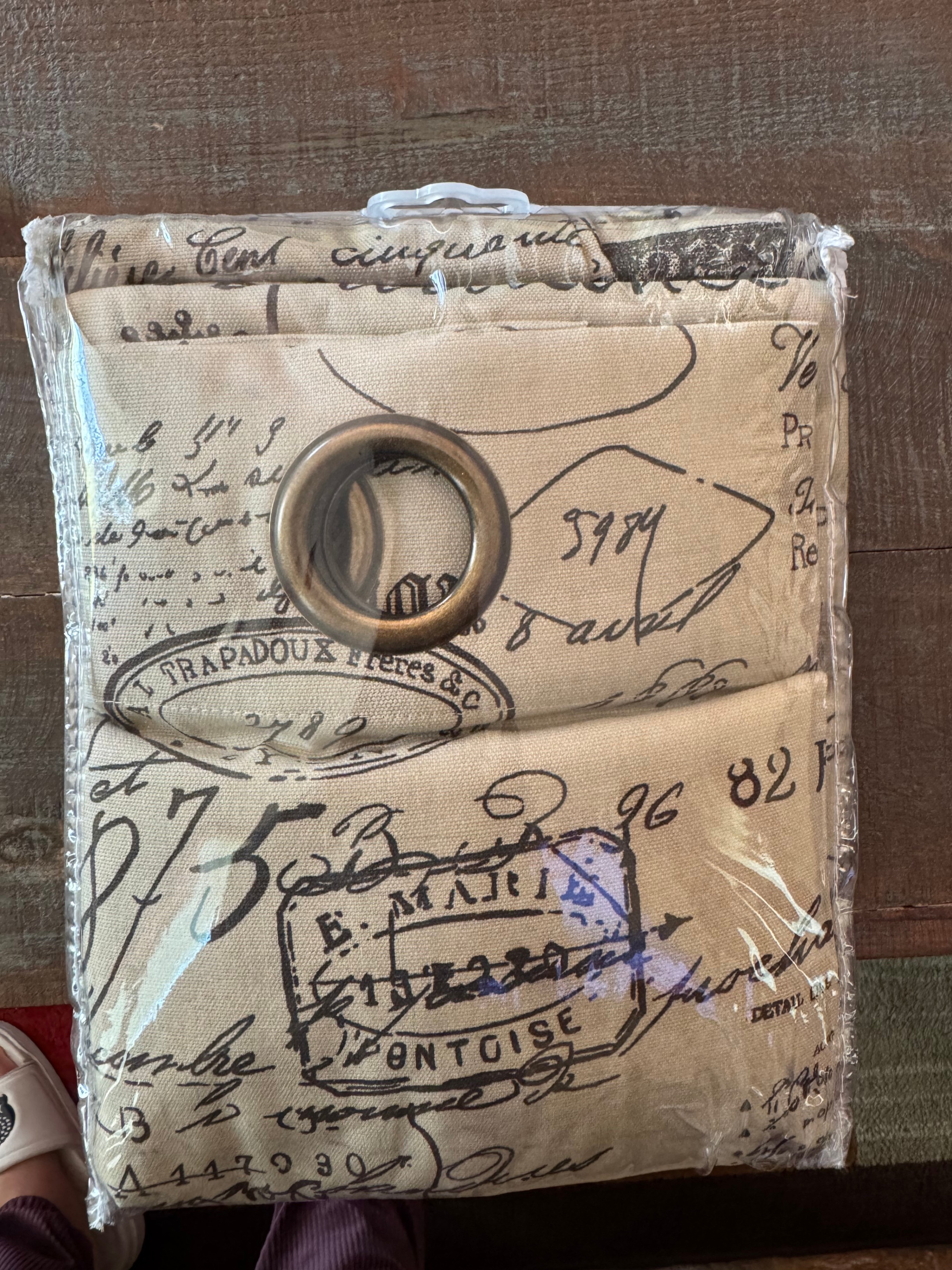 Brand New Thermalogic French Script Grommet Curtains (80x84) - photo 2