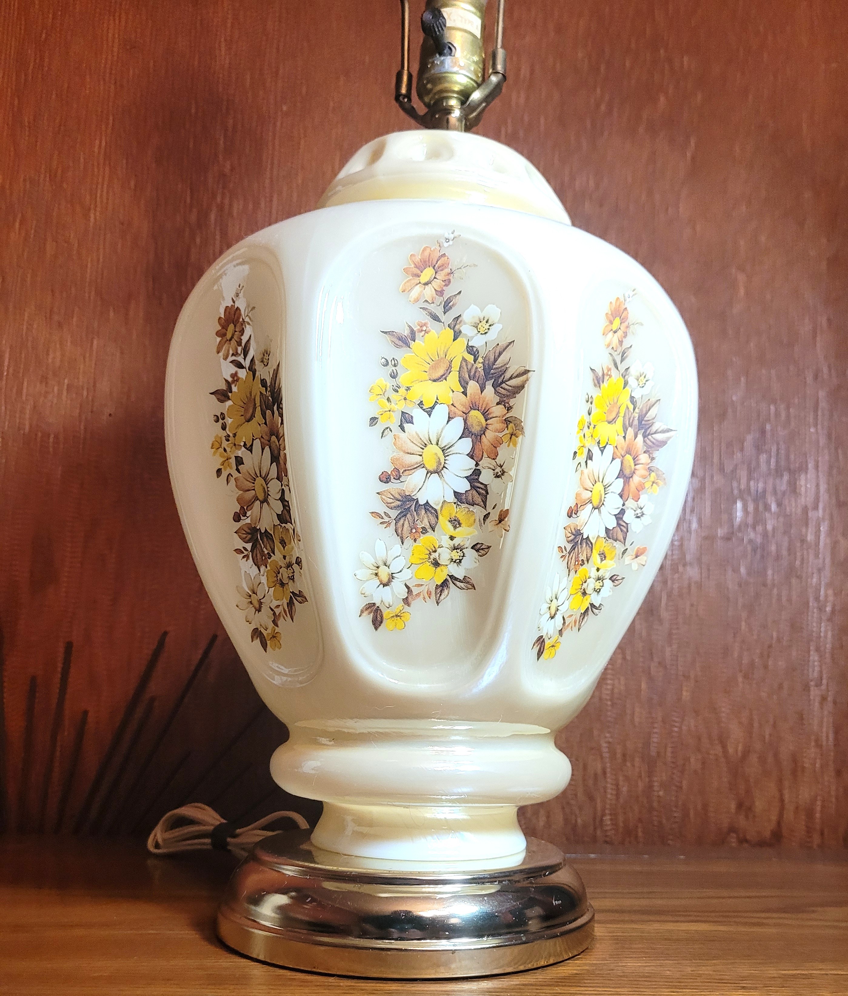 1970s Large 25" Milk Glass Lamp Yellow Daisy Wildflower Floral - photo 4