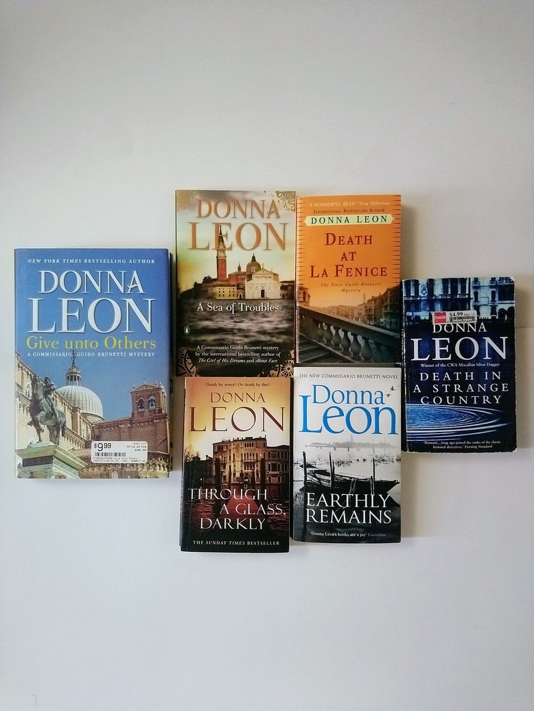 Donna Leon books!!