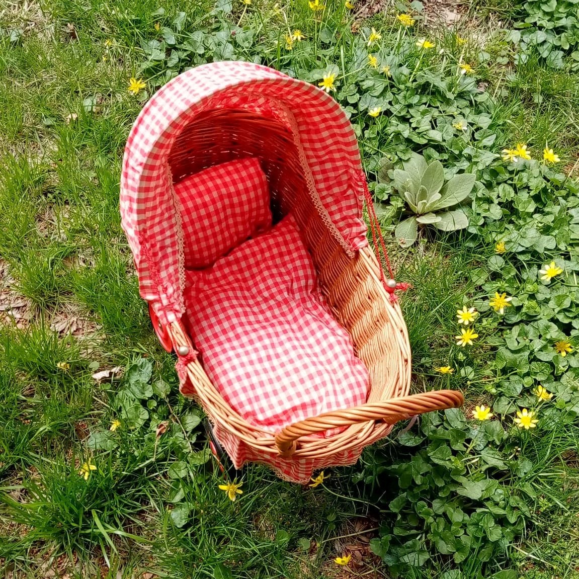vintage-style wicker doll carriage - photo 2