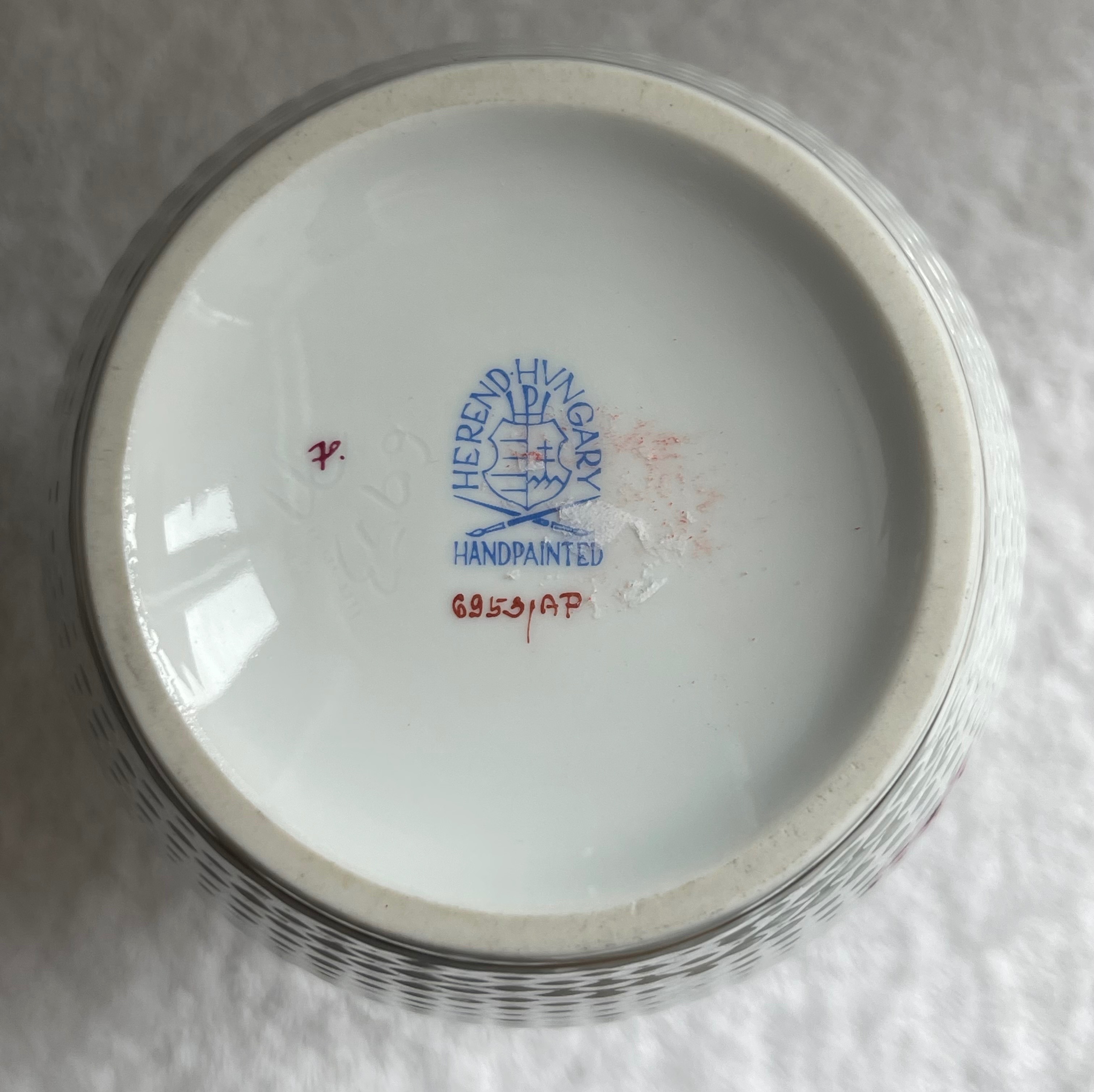 Herend Hungary 10" Raspberry Porcelain Vase - photo 5