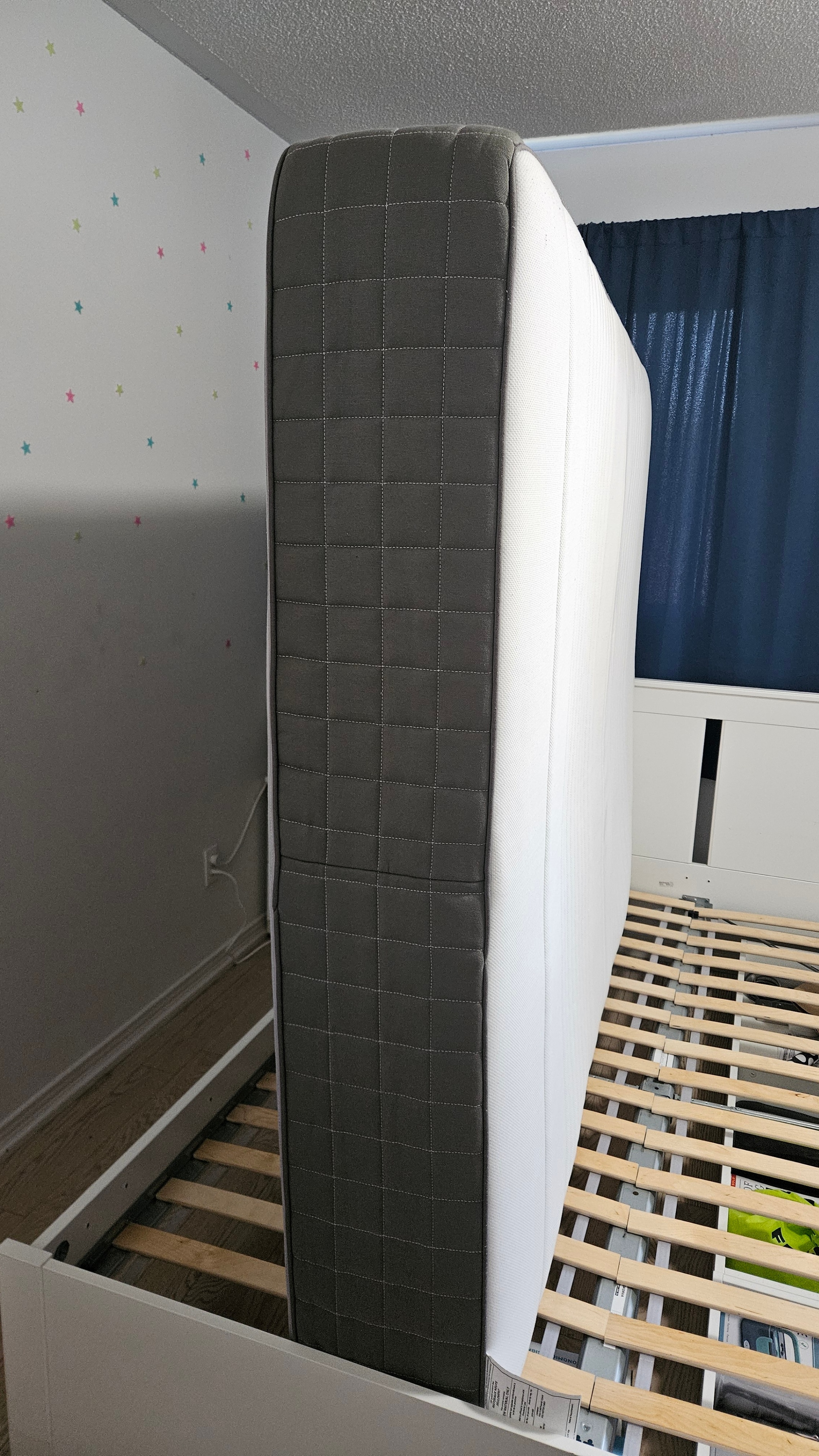 IKEA HAUGSVÄR Queen Hybrid Mattress – Excellent Condition - photo 3