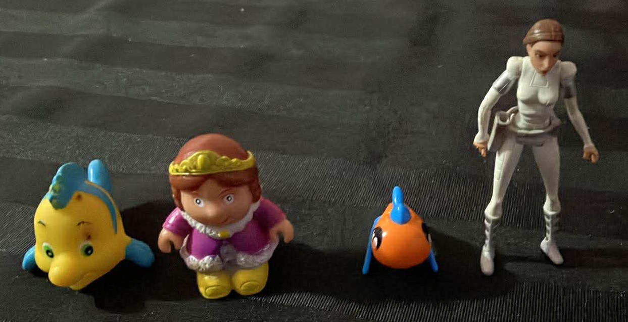 Toy Figures 4 of them (Flounder) - 1 Inch