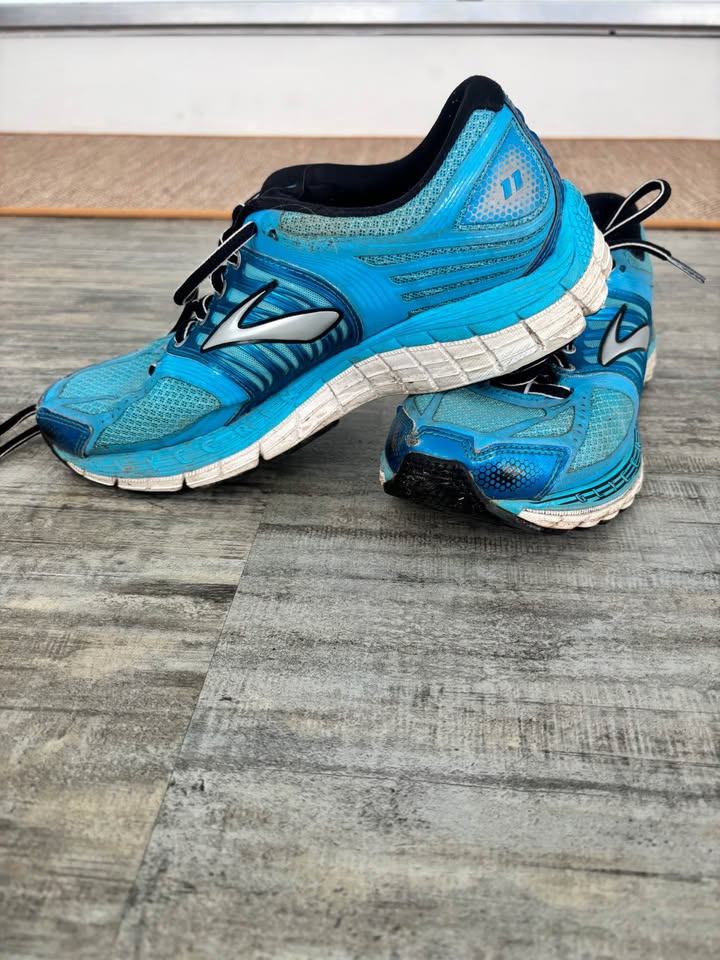 Brooks Size 8 sneakers - photo 2