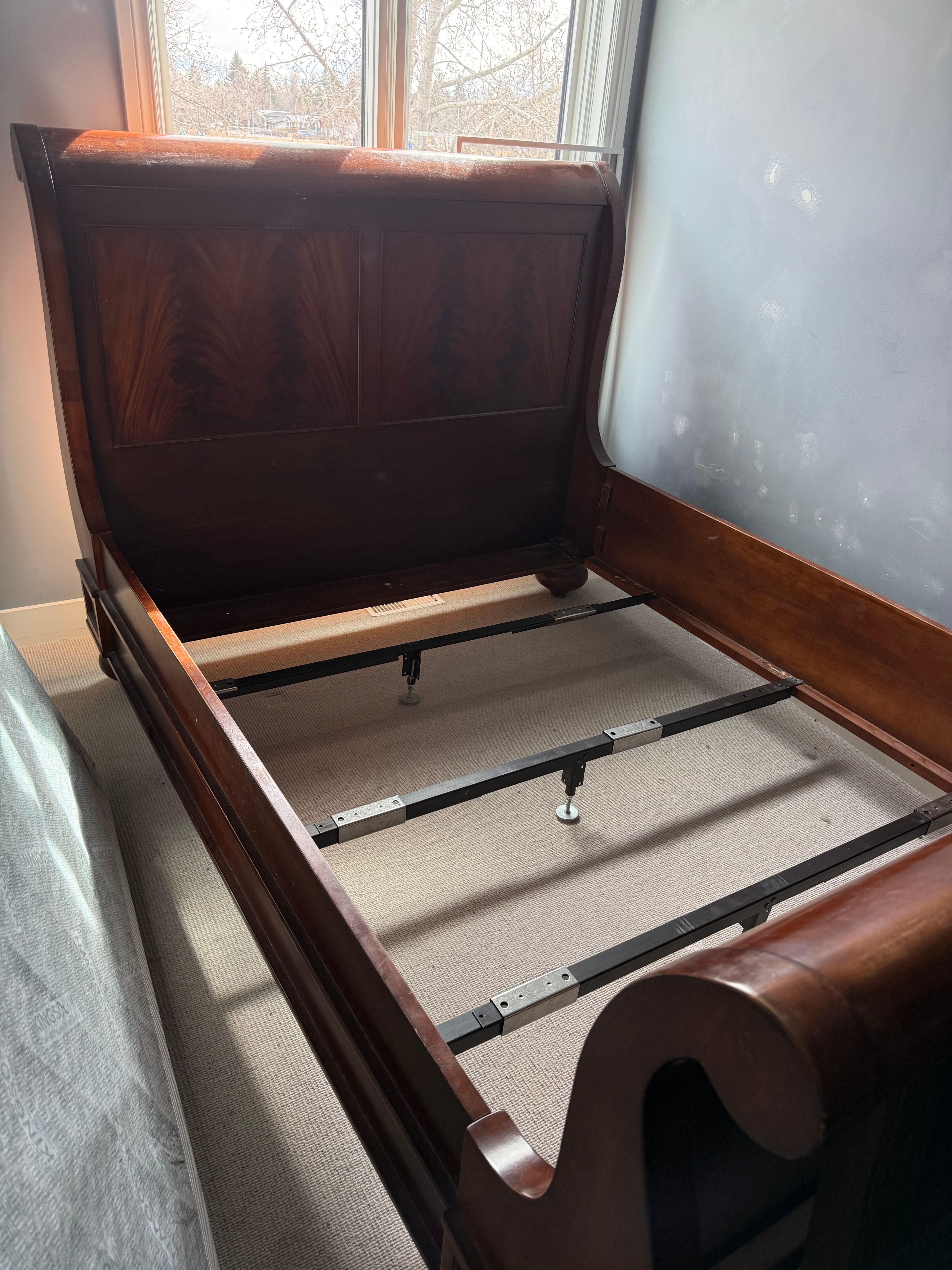 Solid Wood Queen Sleigh Bed