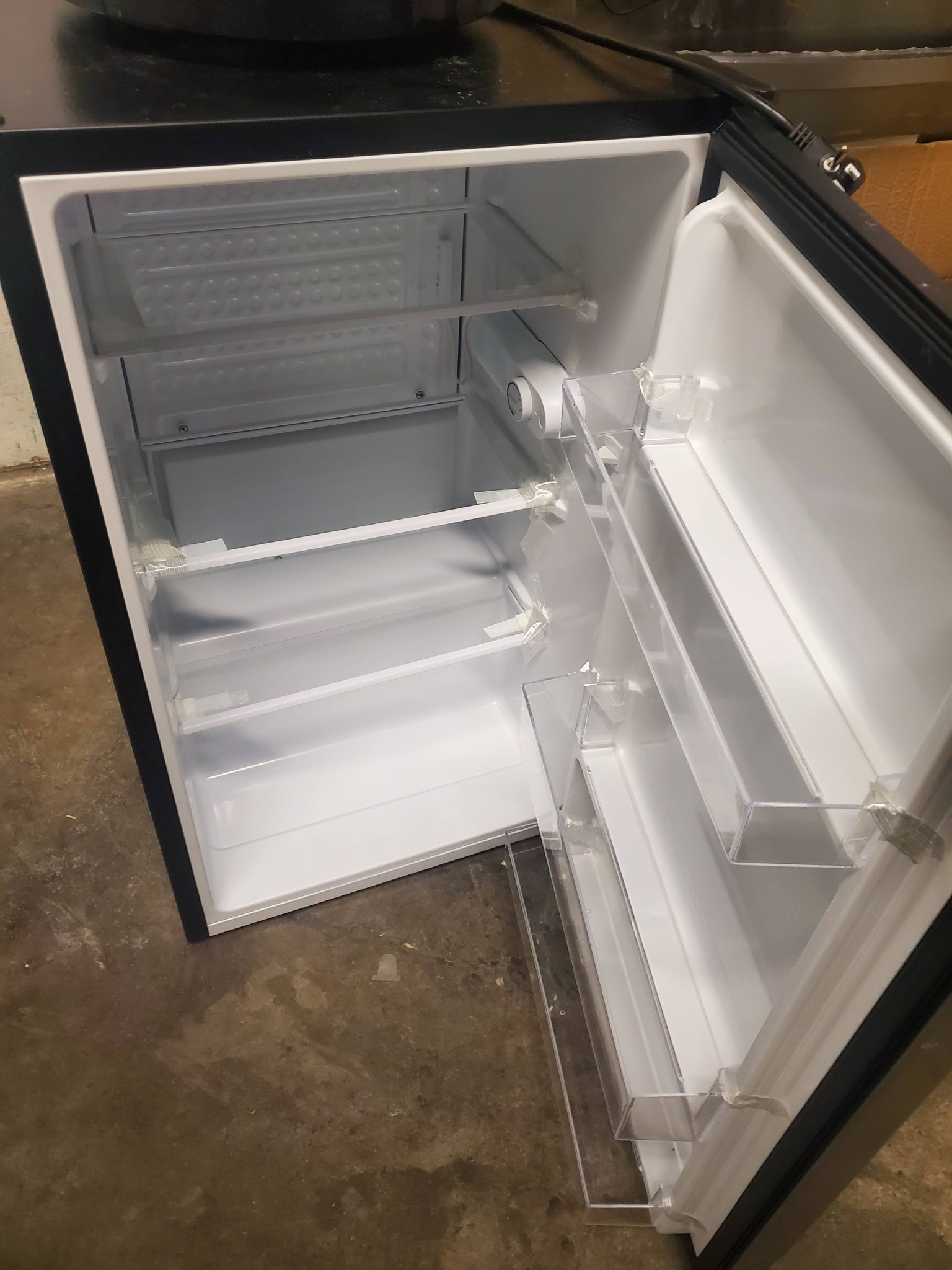 3.3 cu ft Insignia Compact Fridge — (Pls see ads description)