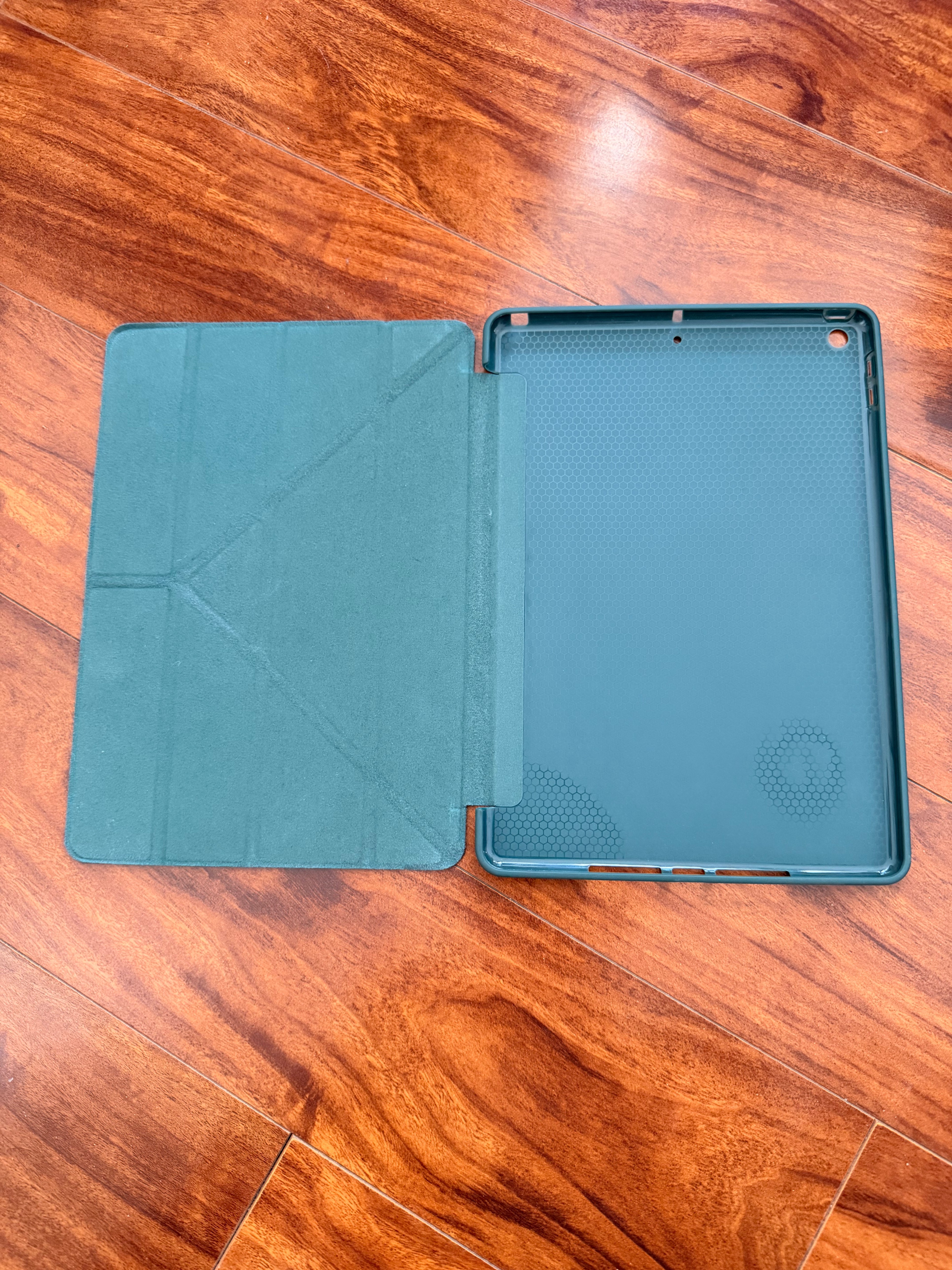 iPad 8 case, Y-Fold Design, Deformable Multi-Angle Stand - photo 3