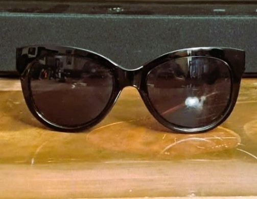 Foster Grant Black & Gold Filigree Metal Temple Sunglasses - photo 2