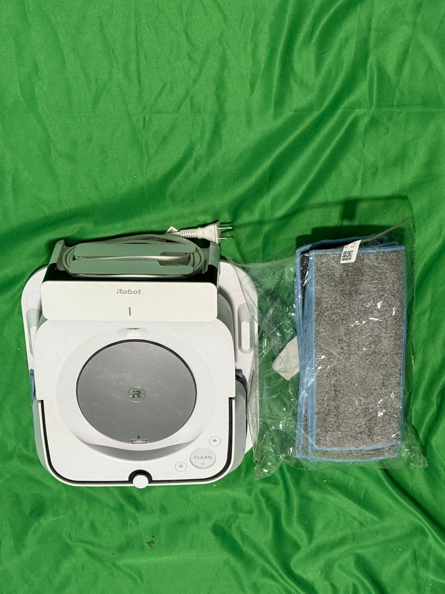iRobot Braava Jet M6 (6110) Ultimate Robot Mop - Wi-Fi Connected