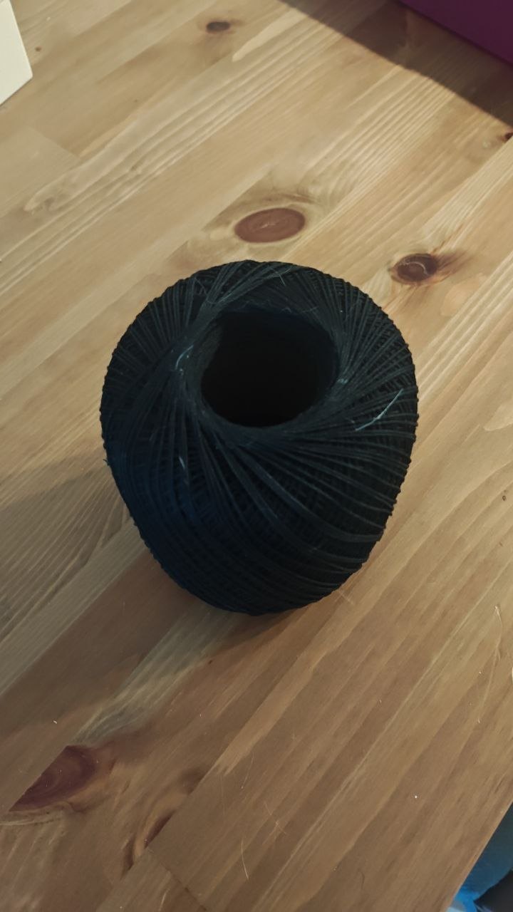 Black Yarn / Craft Thread – (99% Full) - photo 2