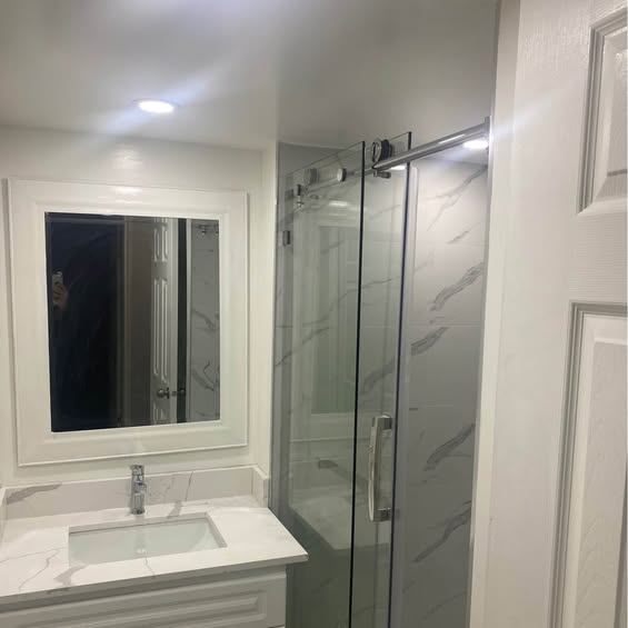 Step out to Square One. Shared / Private room Available - photo 2