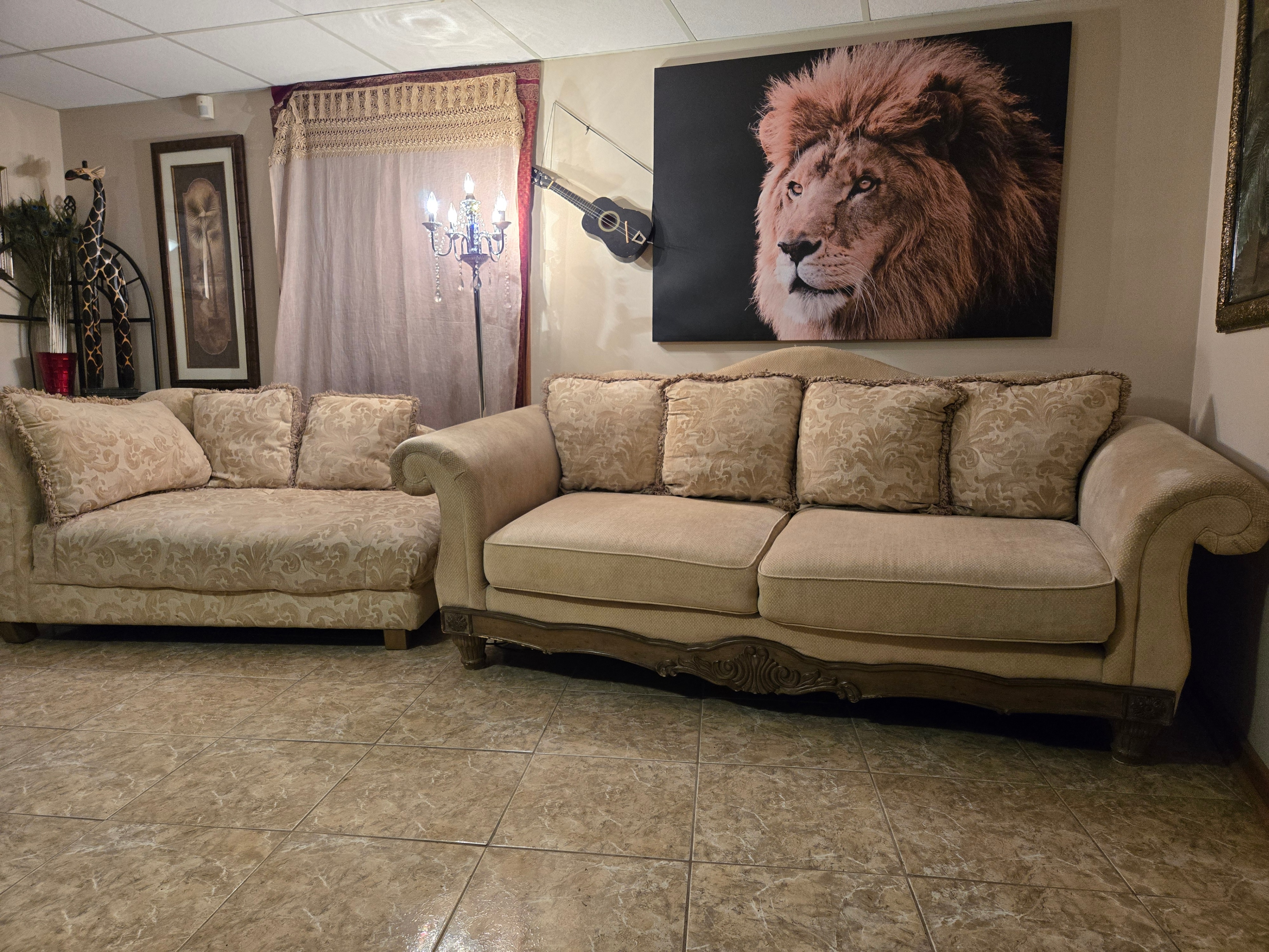Three piece sofa set with chaise - photo 4