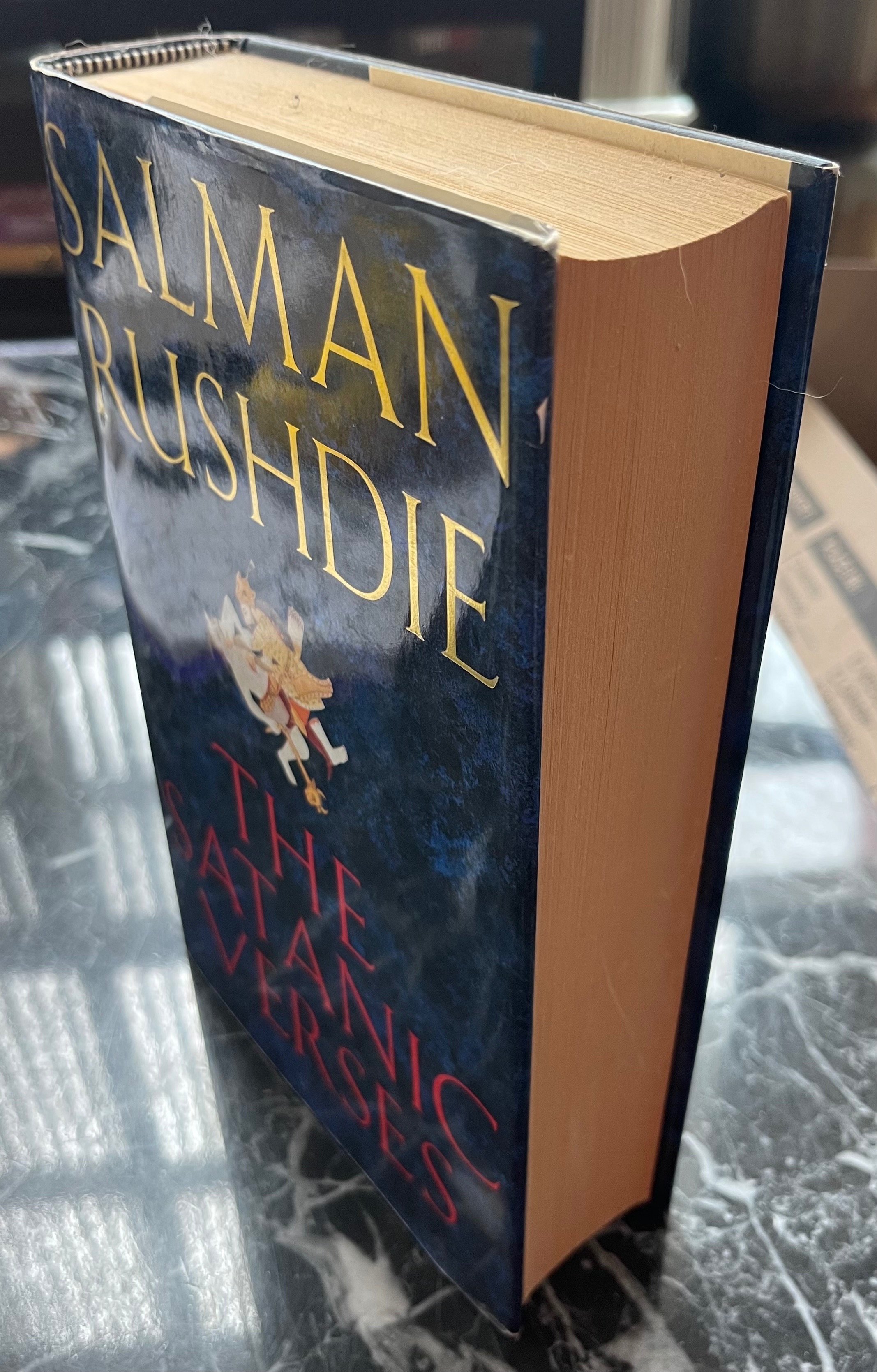 The Satanic Verses by Salman Rushdie–1st Edition, Viking UK 1988 - photo 3