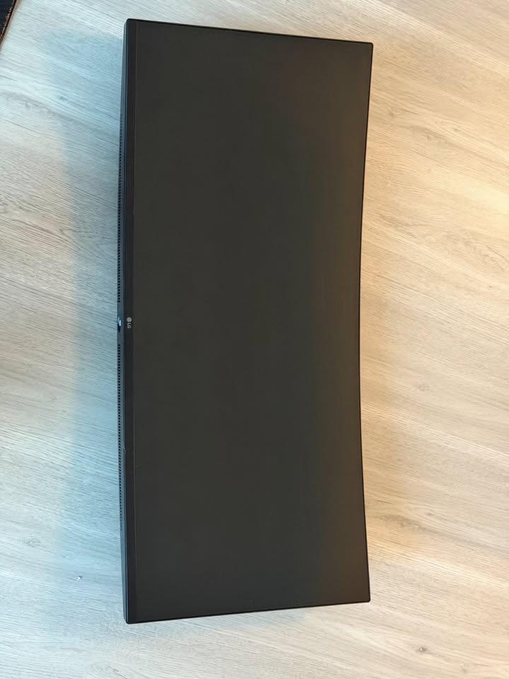 LG 34" UltraWide Monitor (34WR50QK) - photo 3