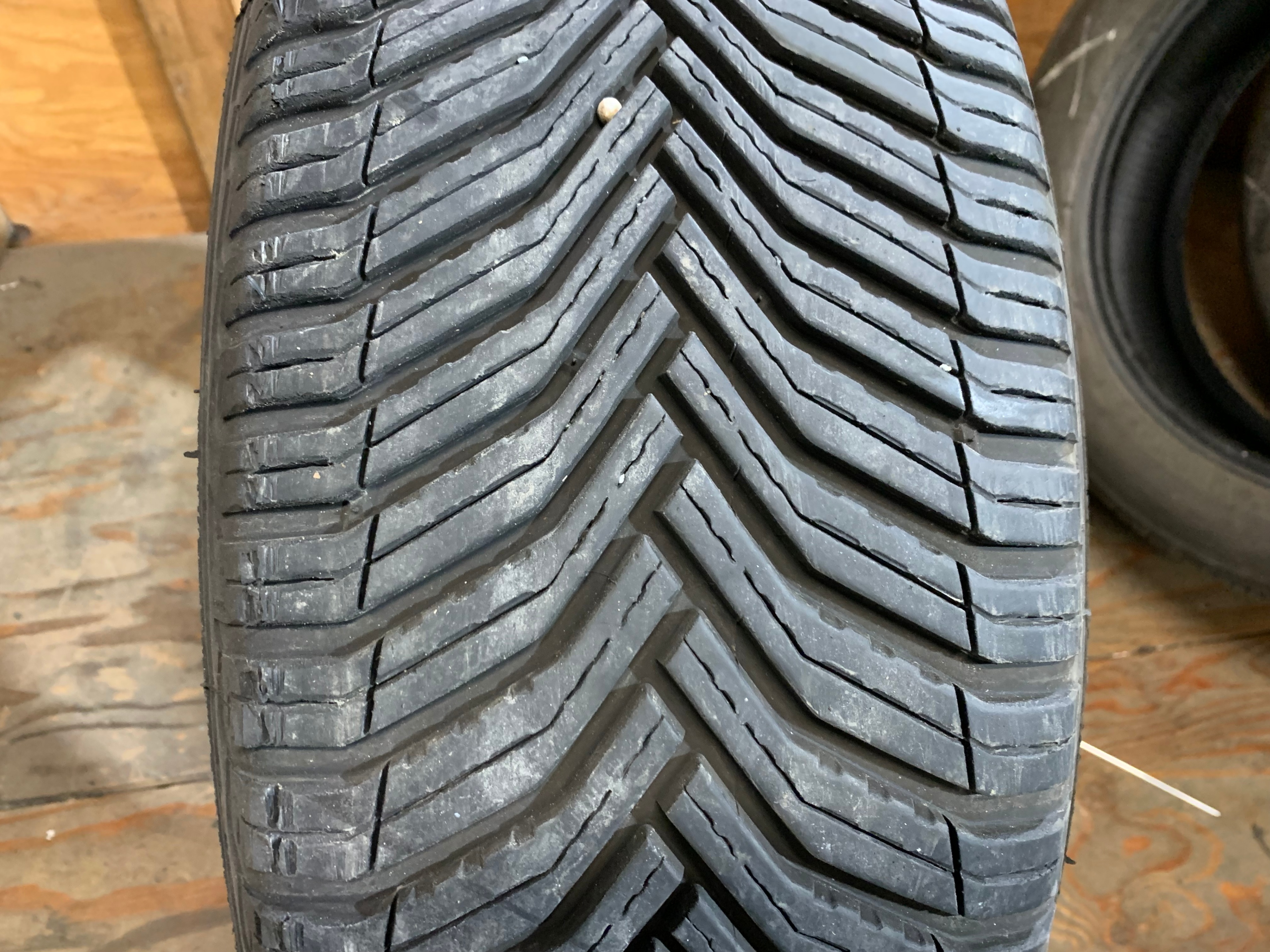 1 x single 215/55/17 94V M+S Michelin Cross climate 2 with 90% - photo 2