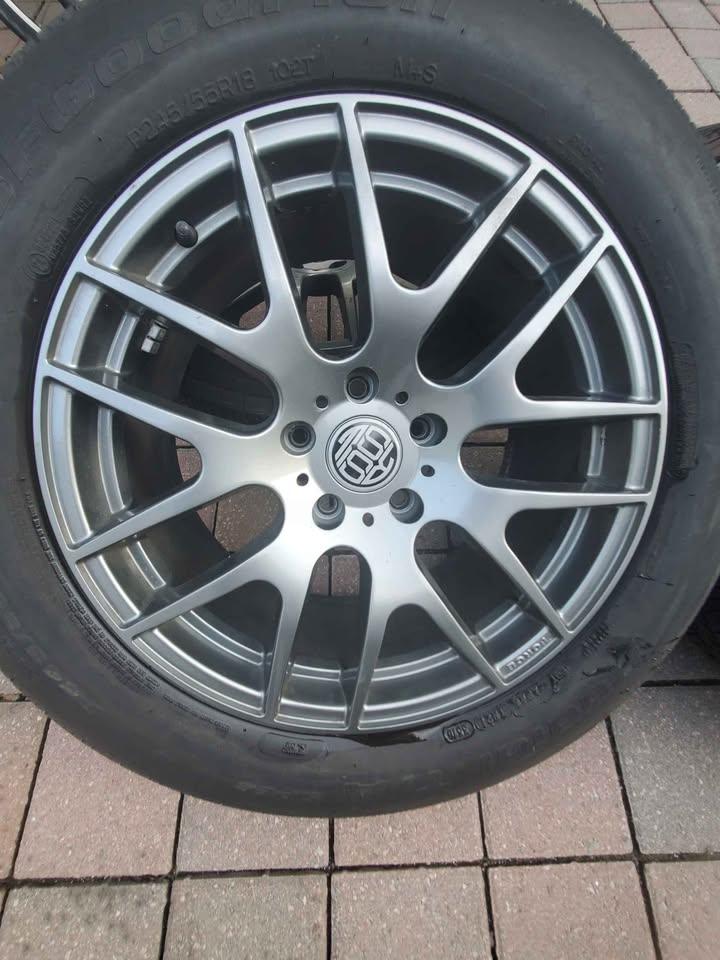 Aftermarket rims and tires 245/55r/18 lots of tread - photo 2