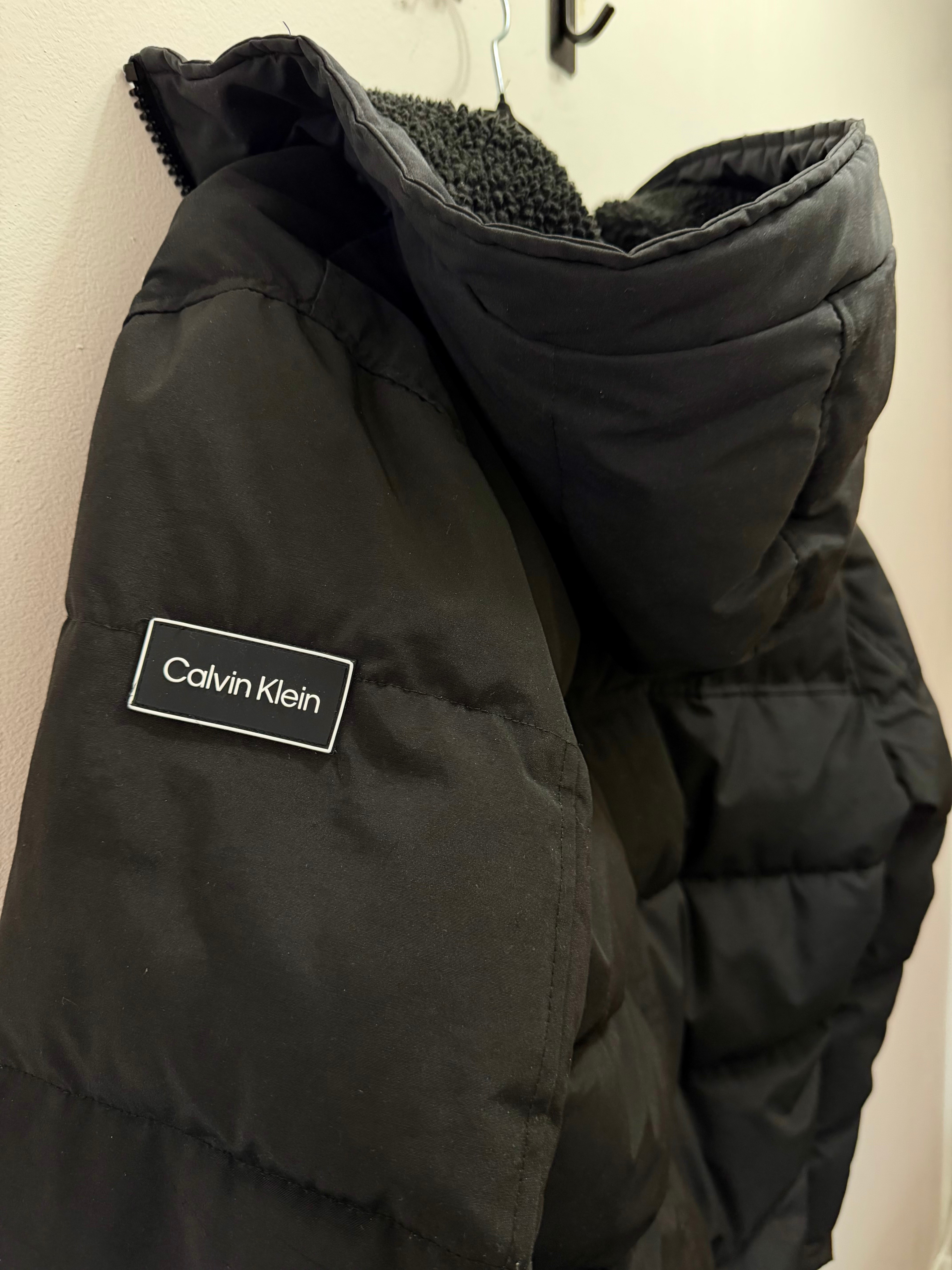 Calvin Klein Black Puffer Jacket (Like New) - photo 3