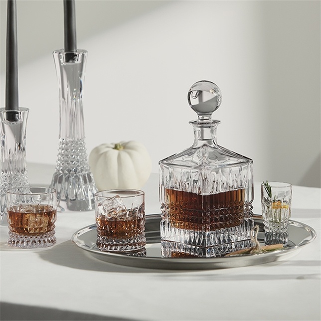 Lismore Diamond Square Decanter, 23.5oz