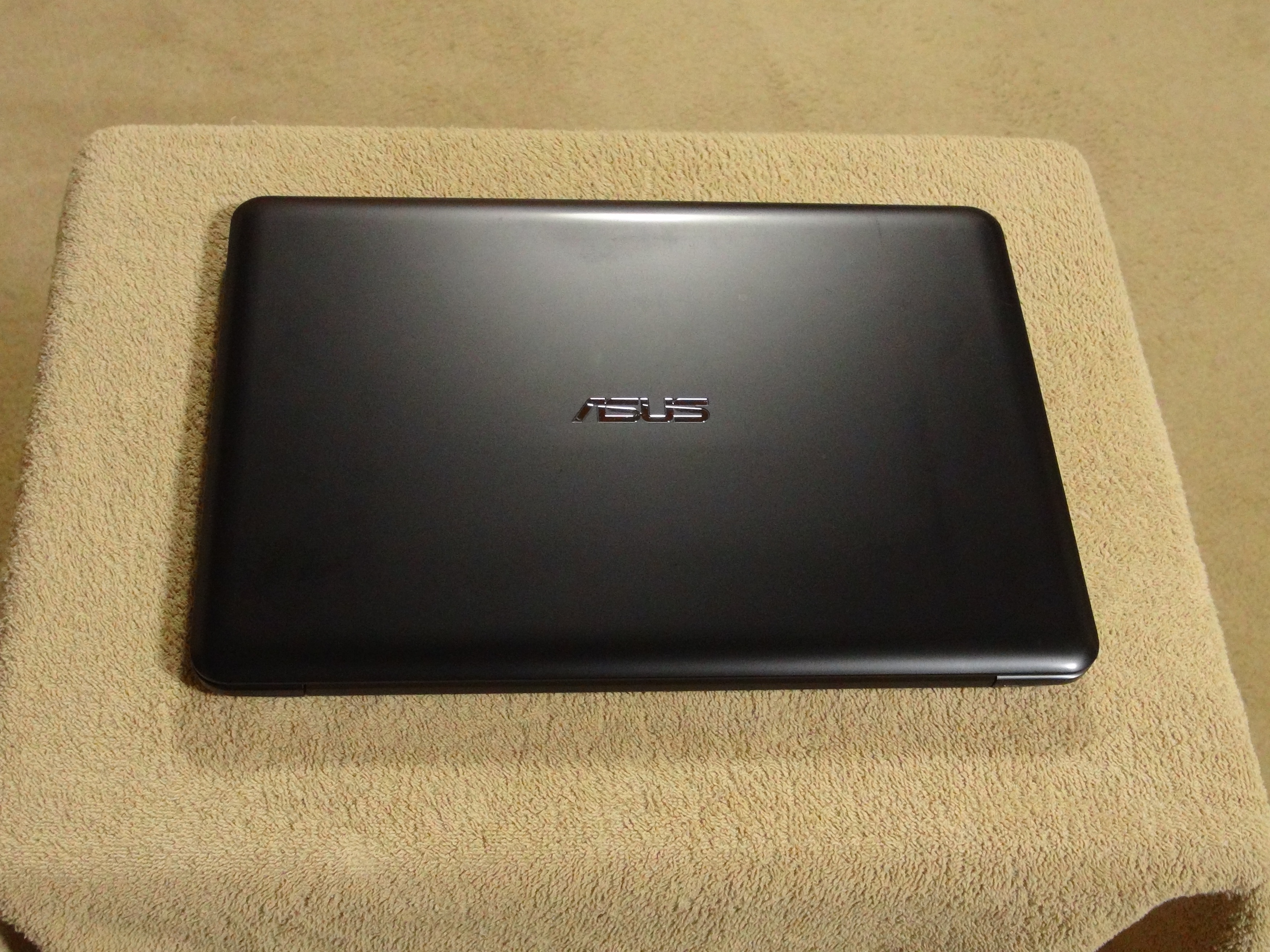 ASUS VivoBook 14" Laptop (F402B)