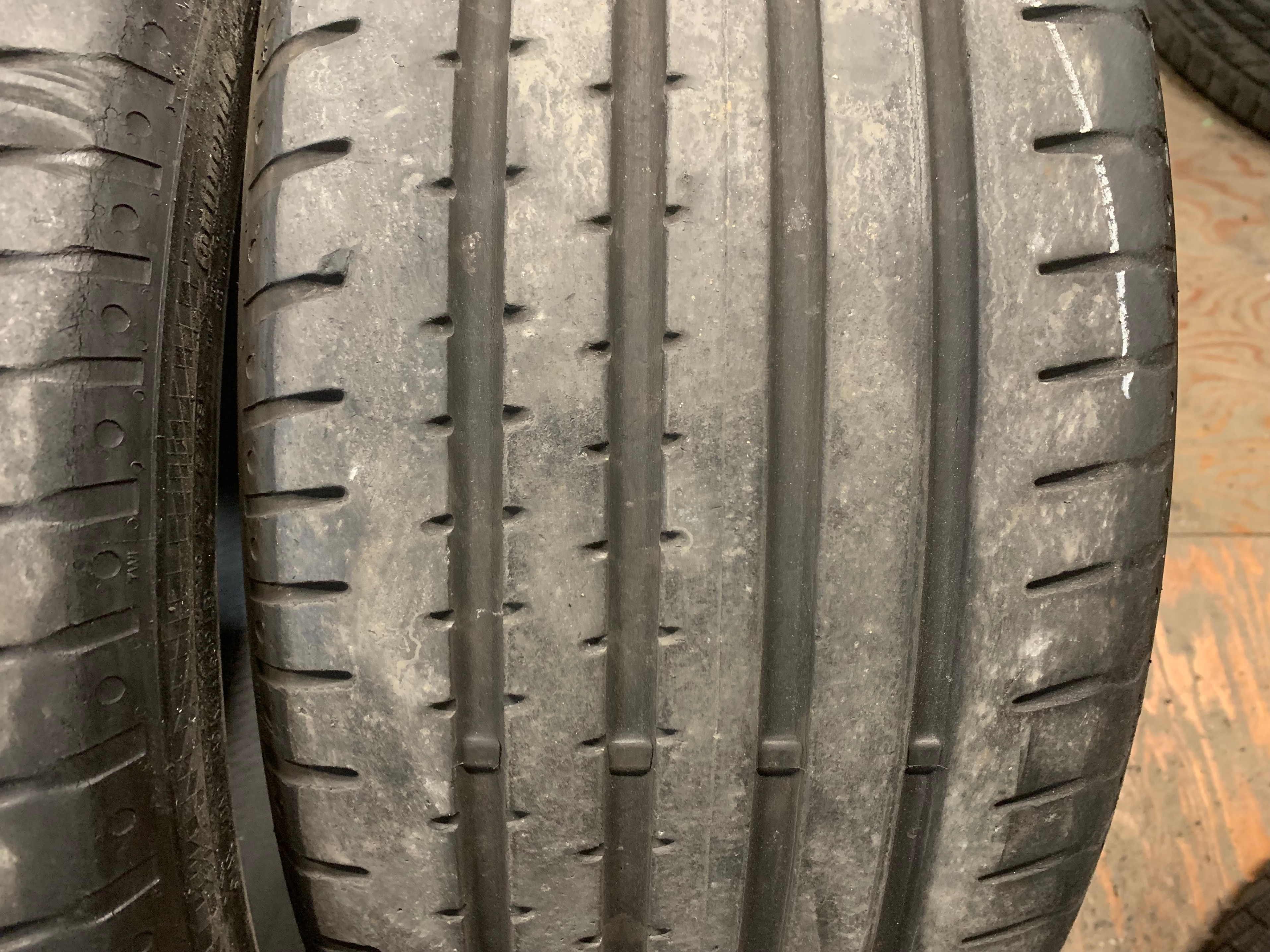 PAIR of 255/35/20 Continental Sport contact 2 MO with 50/60% - photo 3