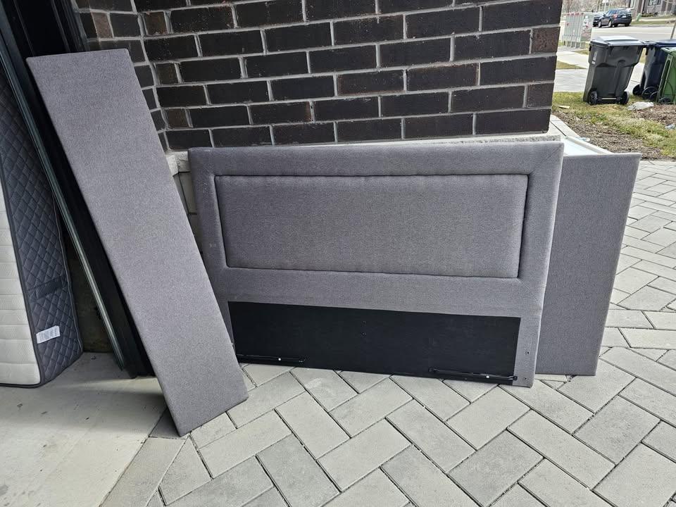 Queen size Bed with drawers