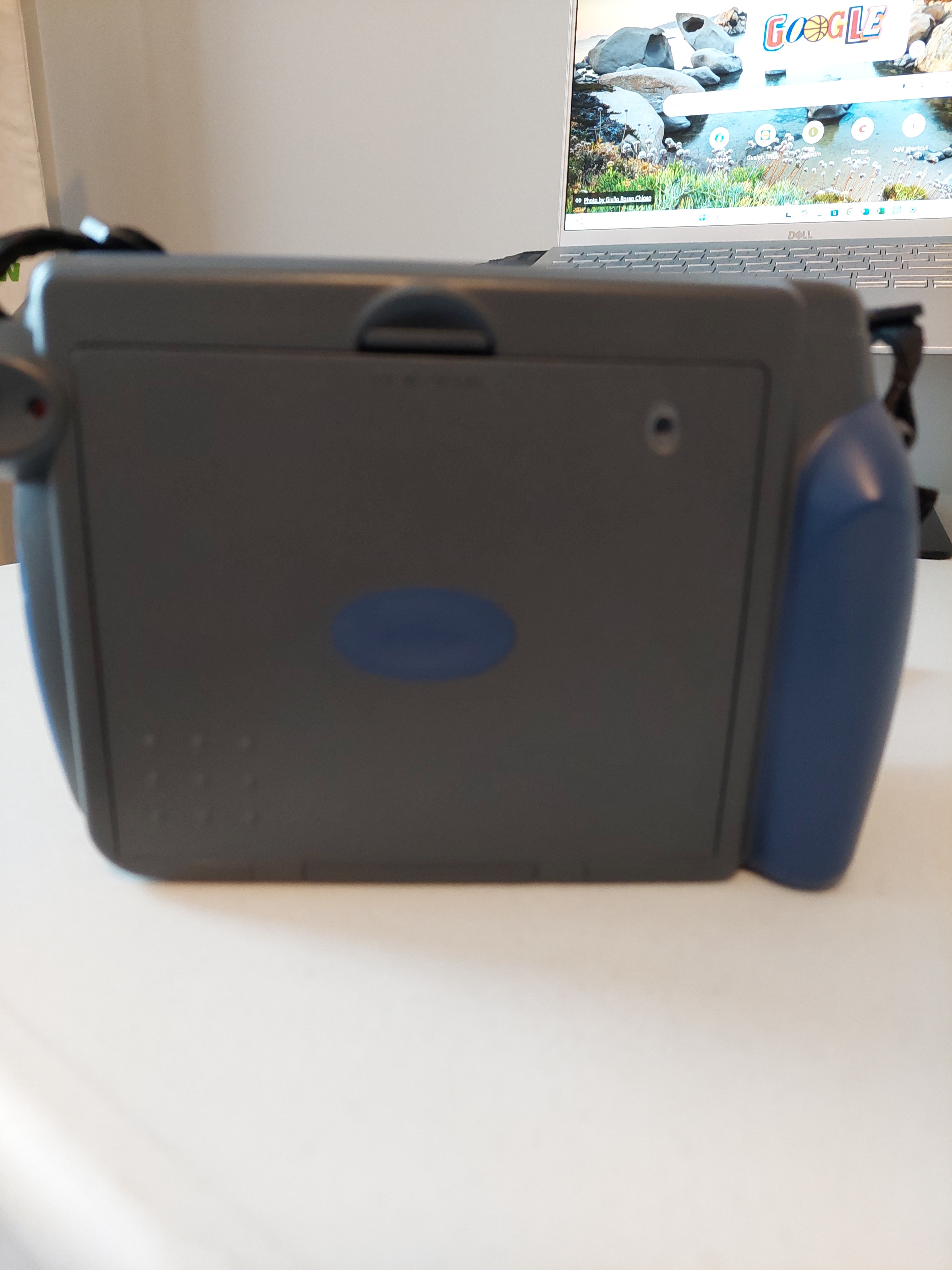 Fujifilm Instax 200 Instant Camera - photo 2
