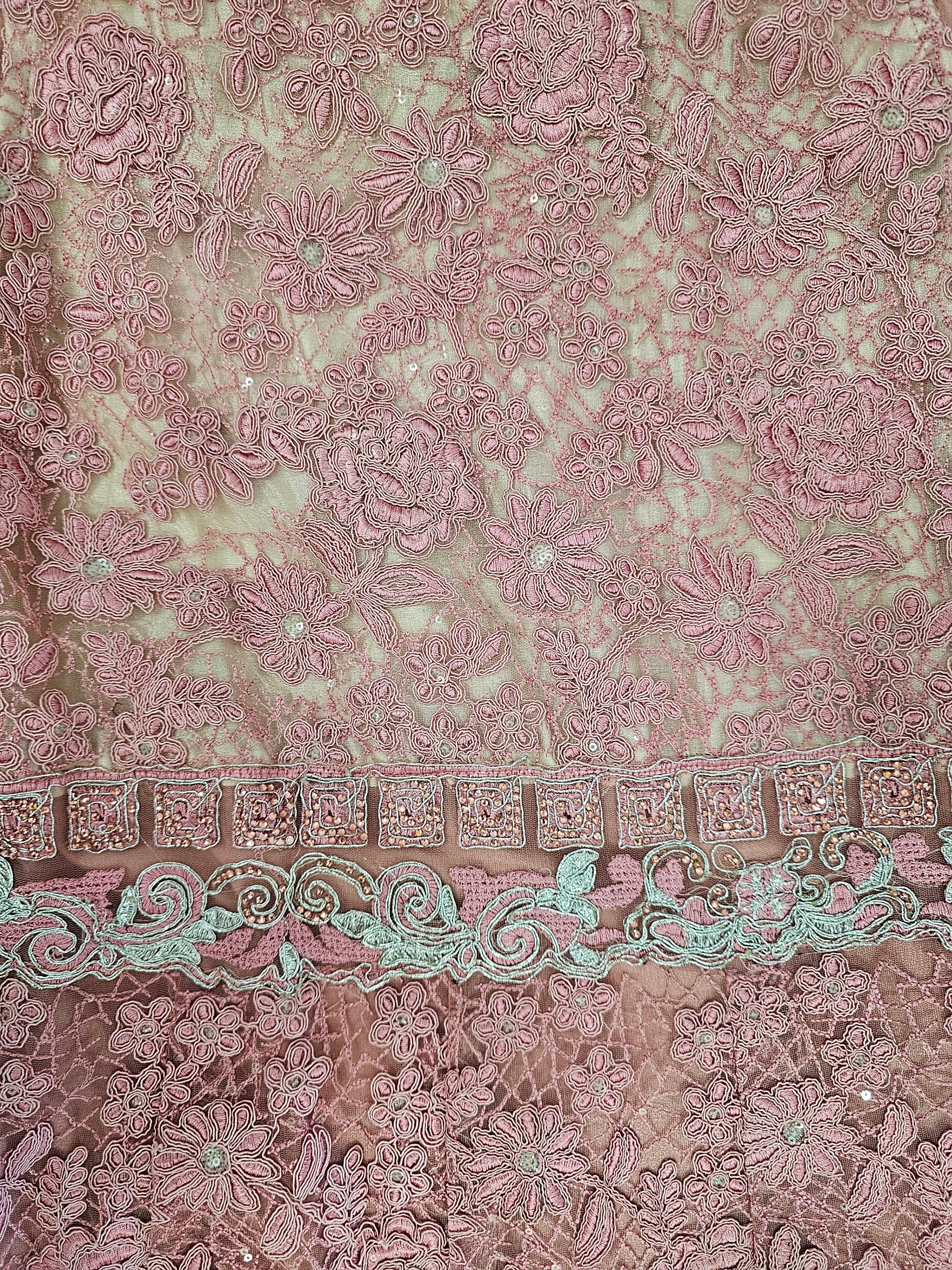Lace-like Embroidered Gown - photo 2