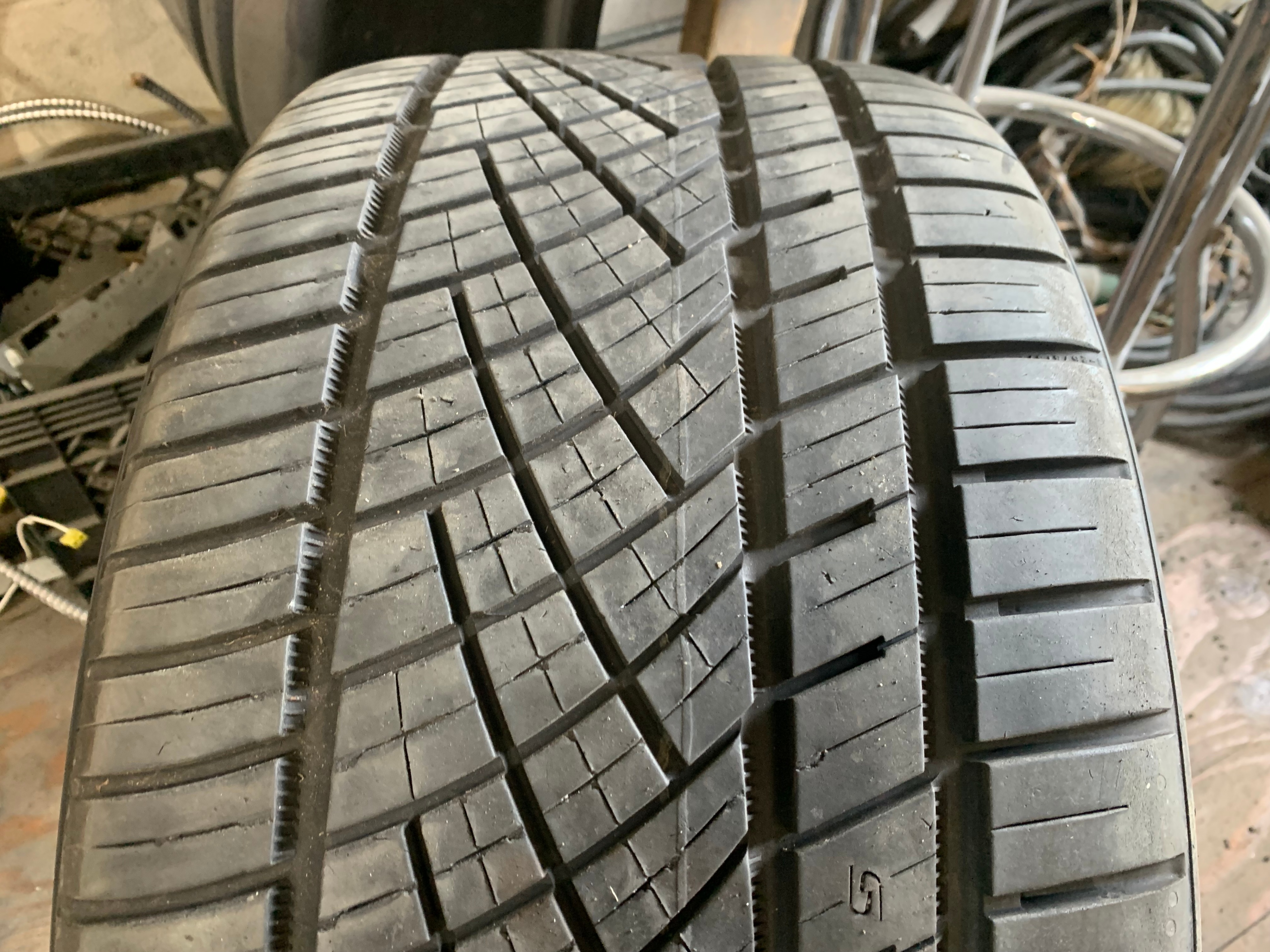 1 X single 275/30/20 Continental extreme contact DWS 06+ 75% - photo 3