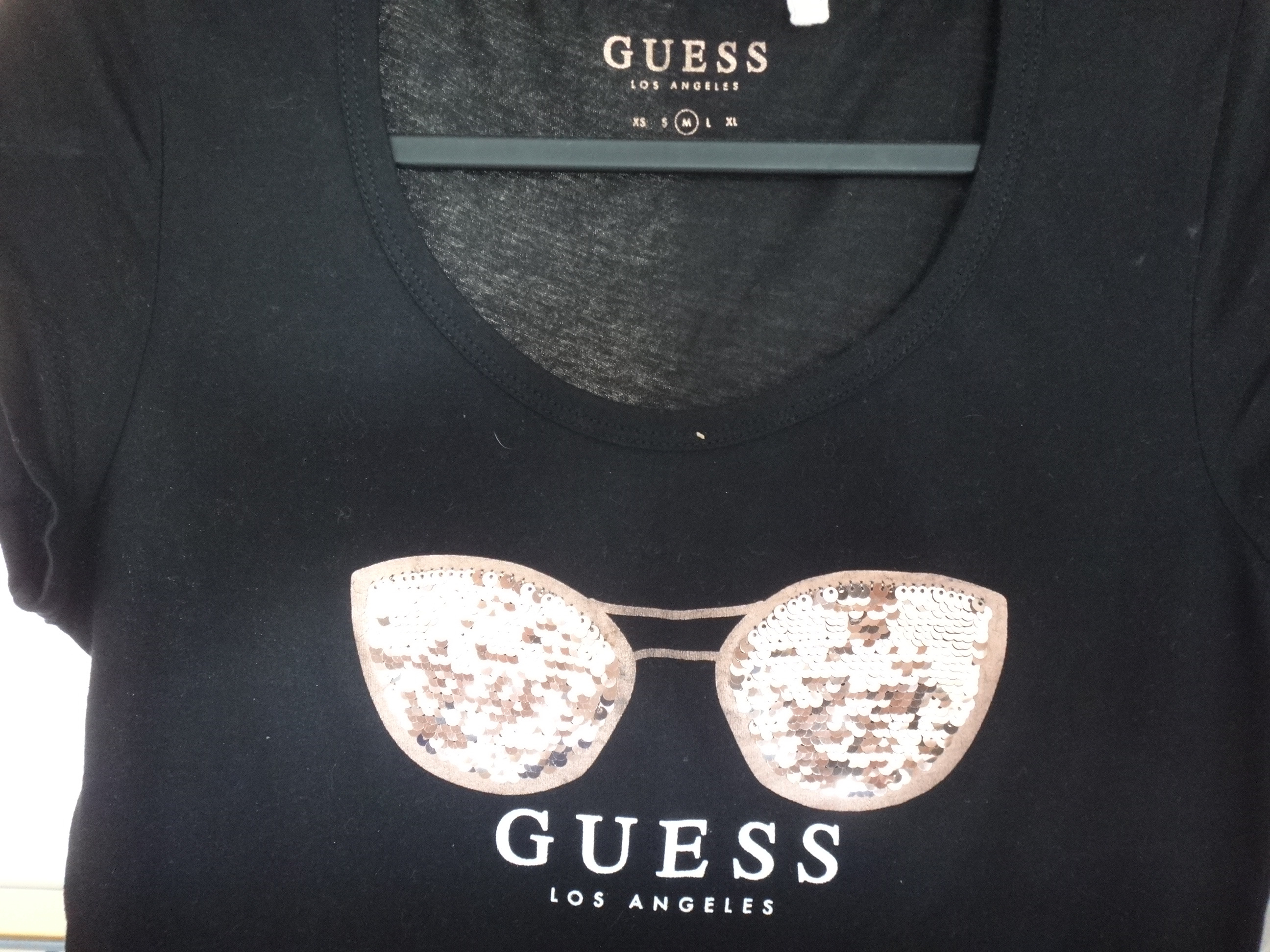 ✅♻️GUESS Medium Golden Sequins Sunglasses Pattern T-Shirt - photo 3