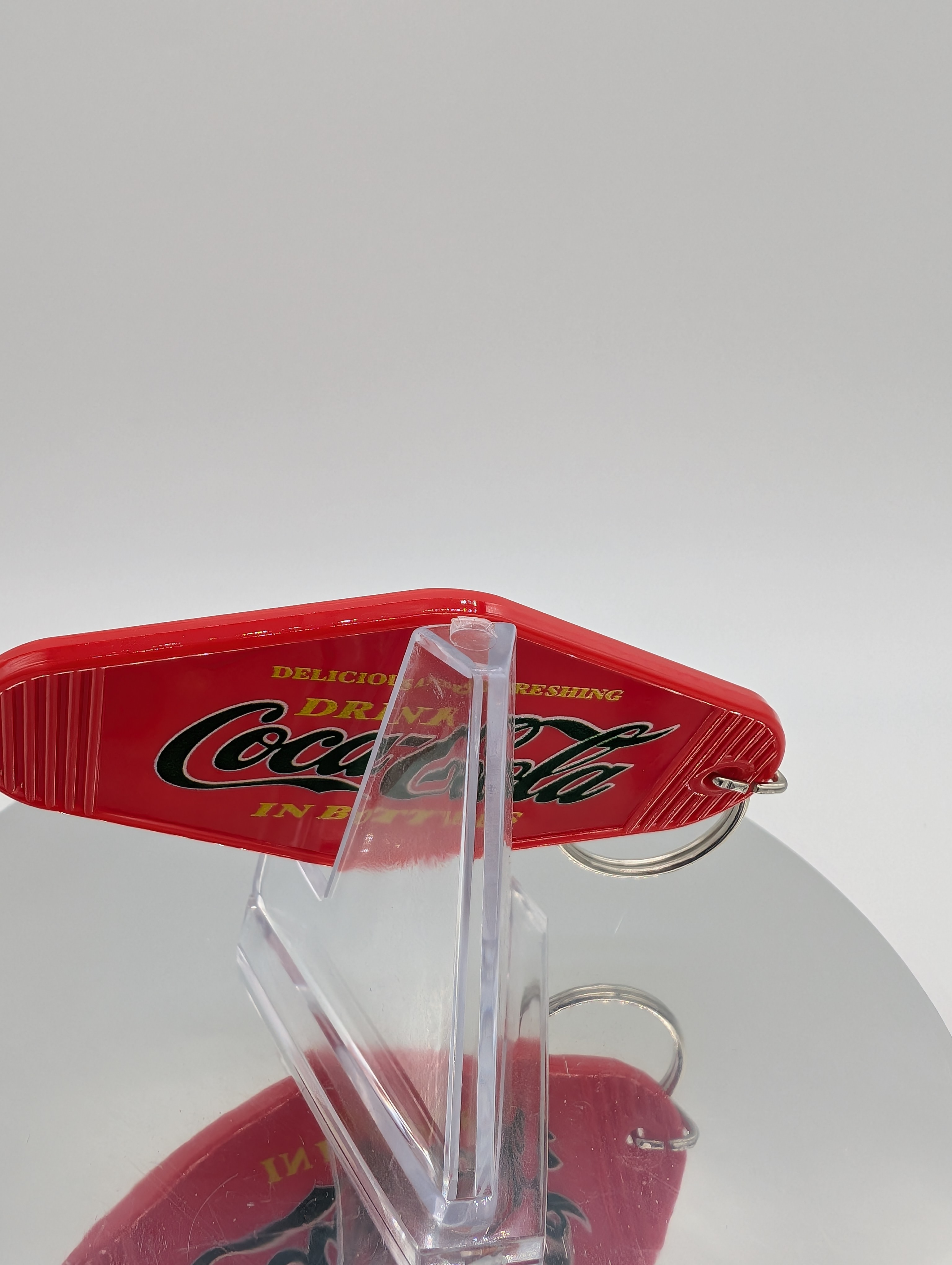 🥤🔑Vintage Style Coca-Cola Motel/Hotel Keychain - Brand New! 🥤🔑
