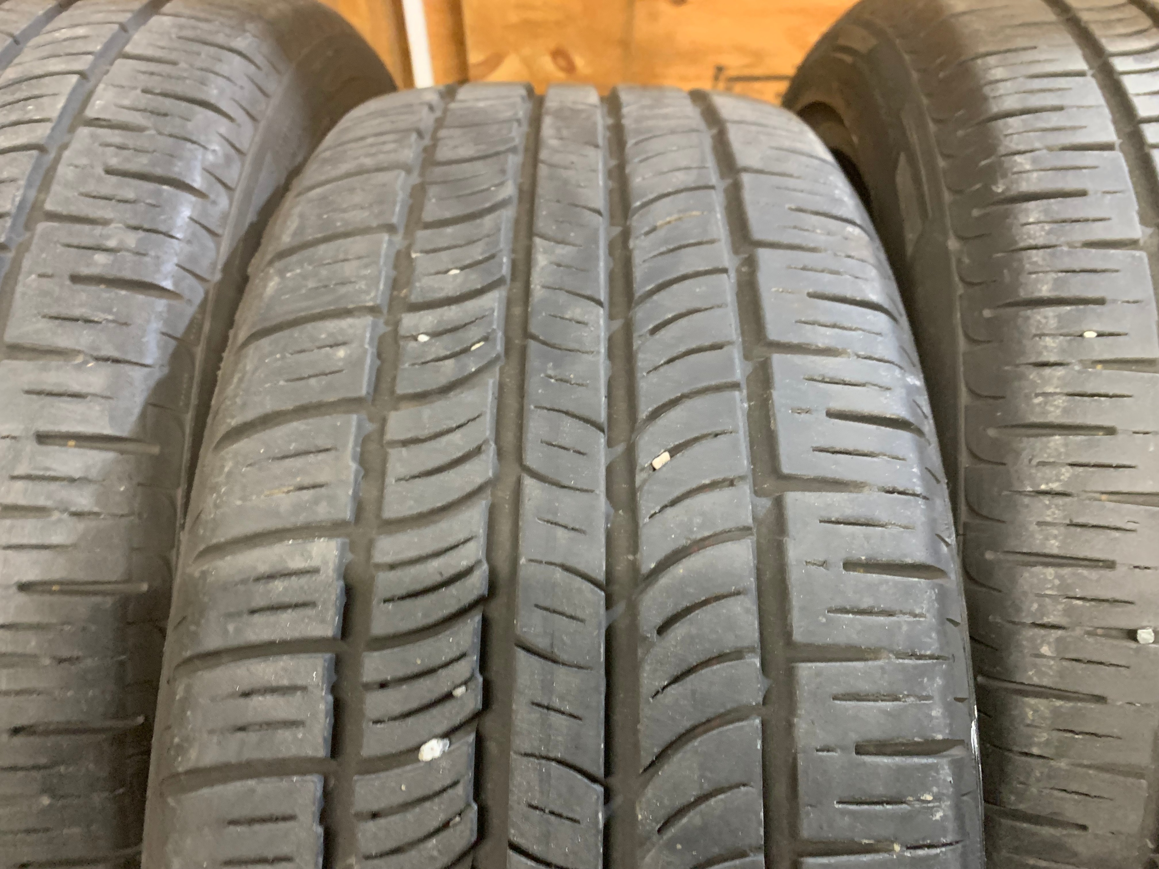 SET of 3 X 235/45/20 M+S 100H Pirelli Scorpion zero 70/80% tread - photo 3