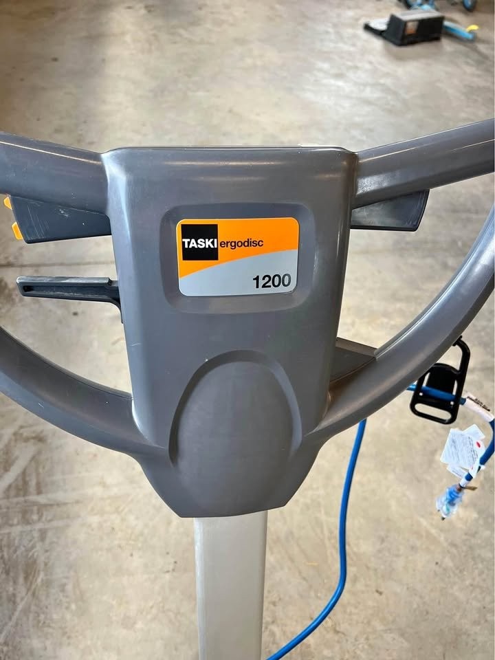 Taski Ergodisc 1200 Corded Buffer - photo 4