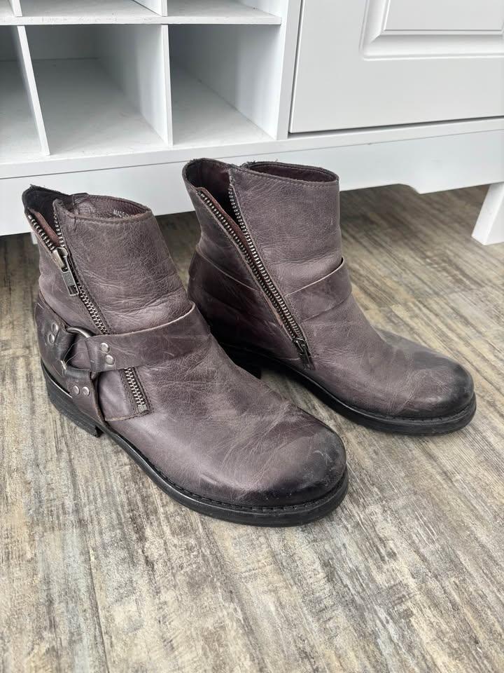 Ladies size 8 fashion boots
