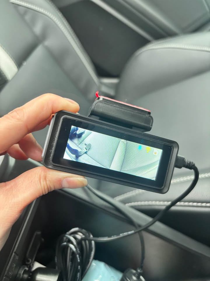 4K Front Dash Cam with 64GB Card - photo 4