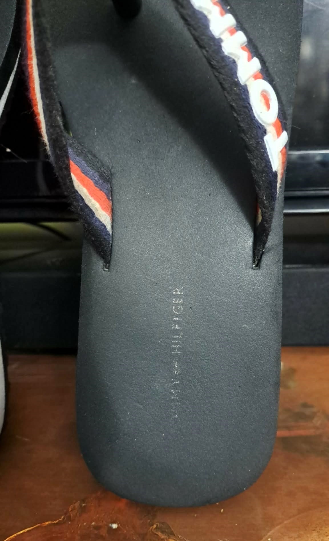 Tommy Hilfiger Bag & Logo Webbing Strap Wedge Flip-Flop Set - photo 5